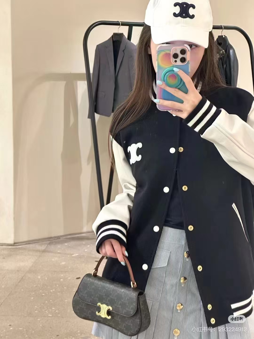 Celine TEEN LOLA upper body picture