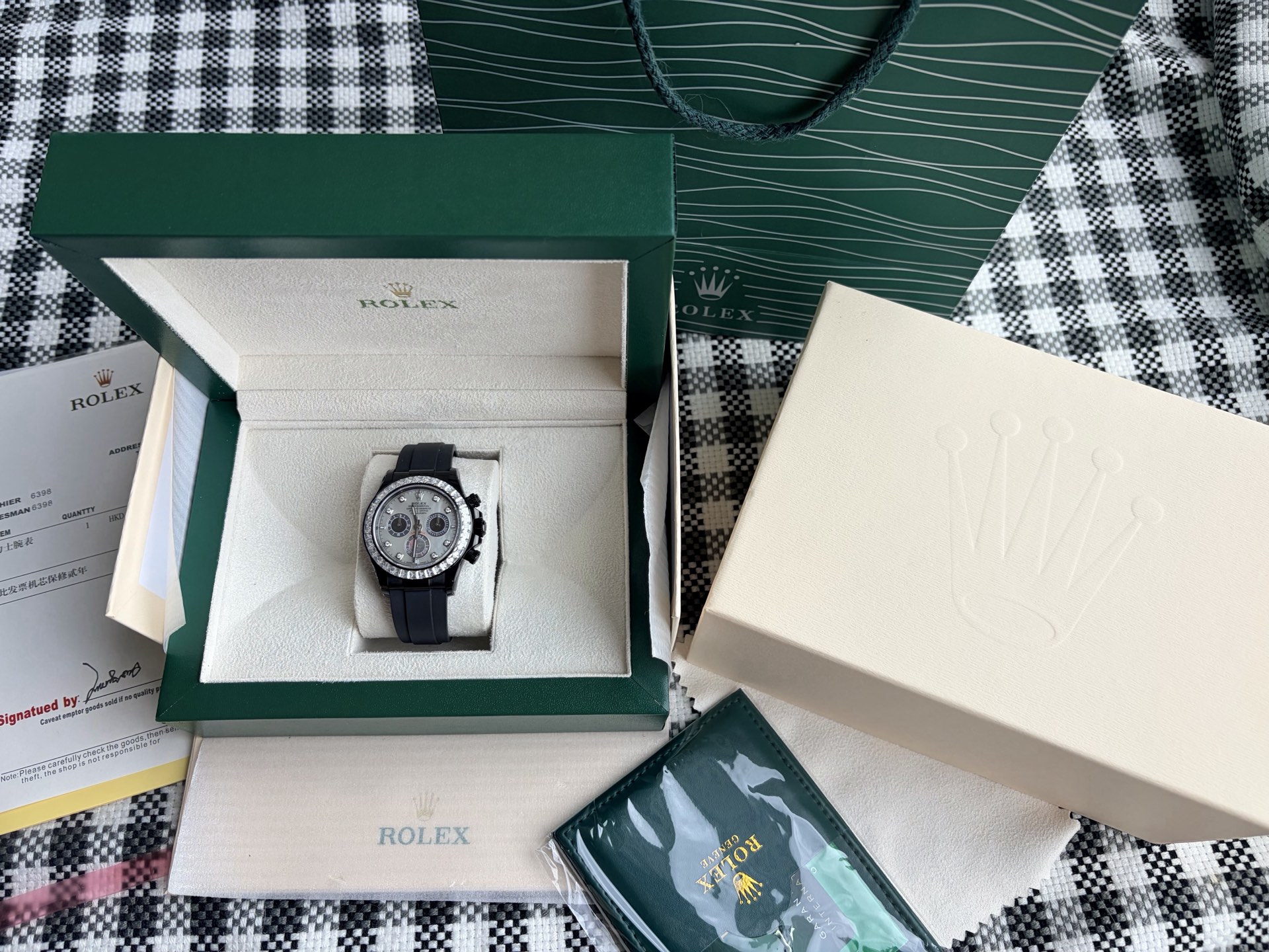 NO:944631,PPM Daytona Hidden Edition, movement, thick-cut original shell, cloud fritillary substitute plate, bezel moissanite,19860909PPM 迪通拿隐藏版,机芯,字面厚切原贝,云贝母代用盘, 圈口莫桑钻,,Watch