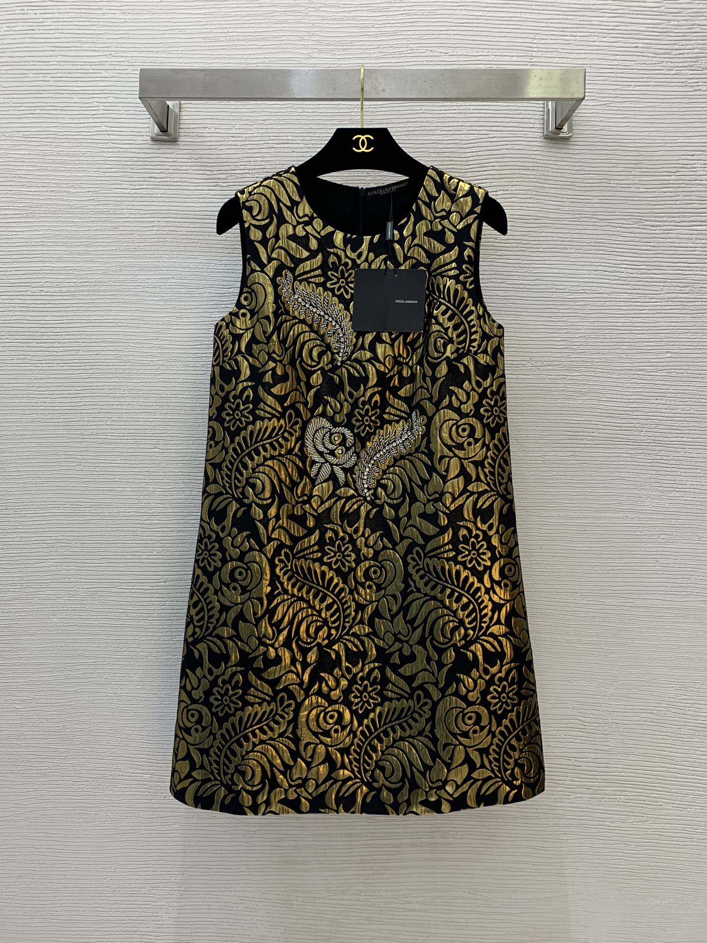 NO:328207,Model number G25033143 Dolce & Gabbana DG* new high-end customization palace style retro jacquard fabric with diamond beads on the chest decoration small A-style slim fit and sleeveless vest dress!  (Size S bust 86, skirt length 87) hair, Dolce & Gabbana, skirts, alexander wang19860909款号G25033143 杜嘉班纳DG*新款高端定制 宫廷风复古提花面料胸前镶钻钉珠装饰小A版型修身显瘦无袖背心连衣裙！（S码胸围86,裙长87）发,,Dolce&Gabbana,skirts,alexander wang,Women's clothing