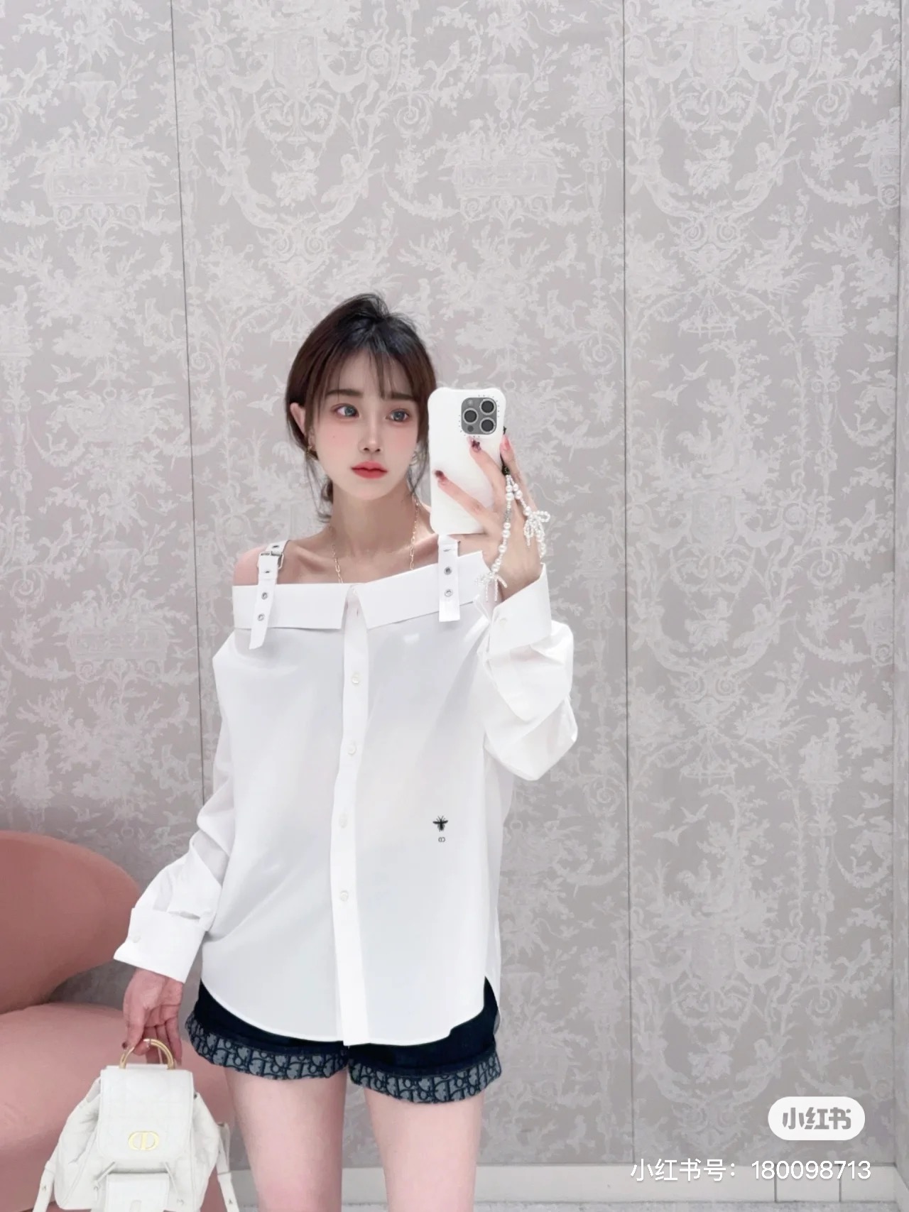 NO:327610,Model number D25040184 Dio* newest custom cotton fabric, fashionable and sexy one-shoulder suspender design loose and versatile long-sleeved shirt top!  Black, white, (M size bust 128, sleeve length 59, front cloak length 56/67), dior,shirts,alexander wang19860909款号D25040184 Dio*新款定制棉质面料、时尚性感一字肩吊带设计宽松百搭长袖衬衫上衣！黑色、白色、（M码胸围128,袖长59,前衣长56/67）,,dior,shirts,alexander wang,Women's clothing