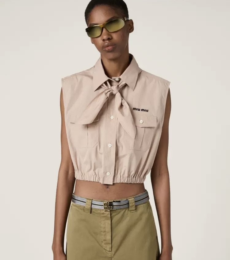 NO:328903,Model number D25040147 MIUMI*Miaojia New Customized Original Letter Logo Button Embroidered Logo Decorative Button Lapel Short Sleeveless Shirt!  Coffee, blue, (M size bust 110, 51 length), miumiu, alexander wang19860909款号D25040147 MIUMI*缪家新款定制原版字母logo纽扣刺绣徽标装饰系扣翻领短款无袖衬衣！咖色、蓝色、（M码胸围110,衣长51）,,miumiu,alexander wang,Women's clothing