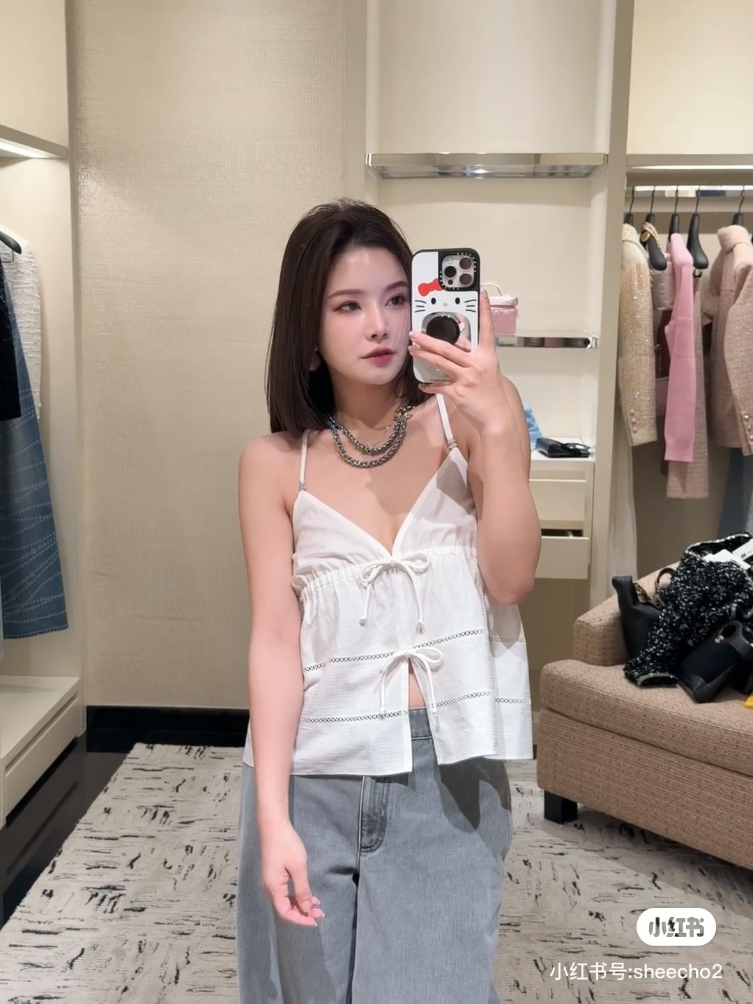 NO:327616,Model number D25040349 Chane* new little hot girl suit!  Double C accessories decorative bow suspender vest elastic waist loose casual five-point shorts!  White, (M size clothes length 58; waist circumference 66 tight, hip circumference 100, pants length 43), chanel, shorts, alexander wang19860909款号D25040349 Chane*新款小香辣妹套装！双C配件装饰蝴蝶结吊带背心松紧腰宽松休闲五分短裤！白色,（M码衣长58；腰围66松紧,臀围100,裤长43）,,chanel,shorts,alexander wang,Women's clothing