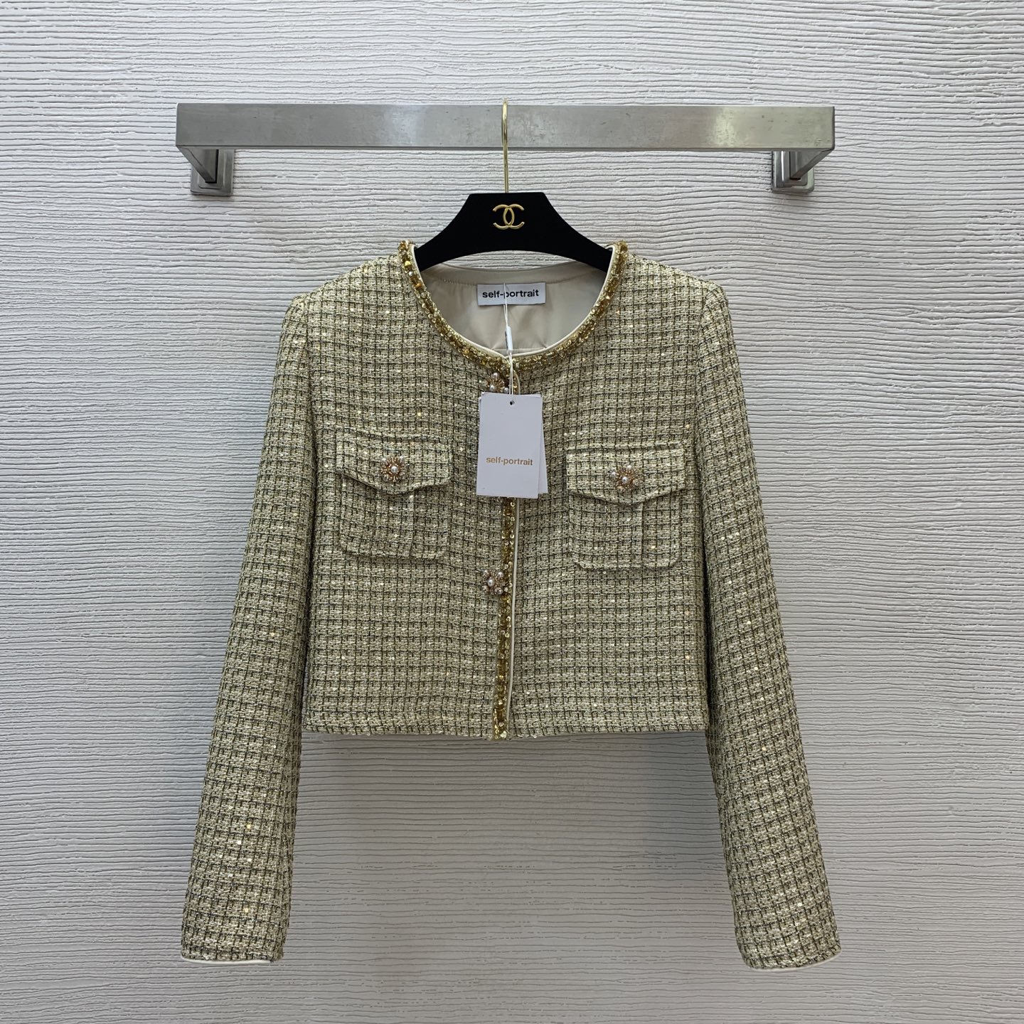 NO:621881,Model No. G25041483 Self-portrai* new SP home new high-end custom glitter gold thread sequins woven tweed elegant lady small fragrance style suit!  Heavy sequin beaded edge decoration short fashionable round neck short sleeve long sleeve coat top high waist hip-covering long skirt with slits at the back!  (M size shoulder width 36, bust 96, sleeve length 59, dress length 45; waist 68, hips 92, skirt length 80),,skirts,jackets & coats,T-shirt,alexander wang19860909款号G25041483 Self-portrai*新款SP家新款 高端定制闪丝金线亮片编织粗花呢气质名媛小香风套装！重工亮片串珠边装饰短款时尚圆领短袖长袖外套上衣高腰包臀后开叉长款半身裙！（M码肩宽36,胸围96,袖长59,衣长45； 腰围68,臀围92,裙长80）,,skirts,jackets & coats,T-shirt,alexander wang,Women's clothing