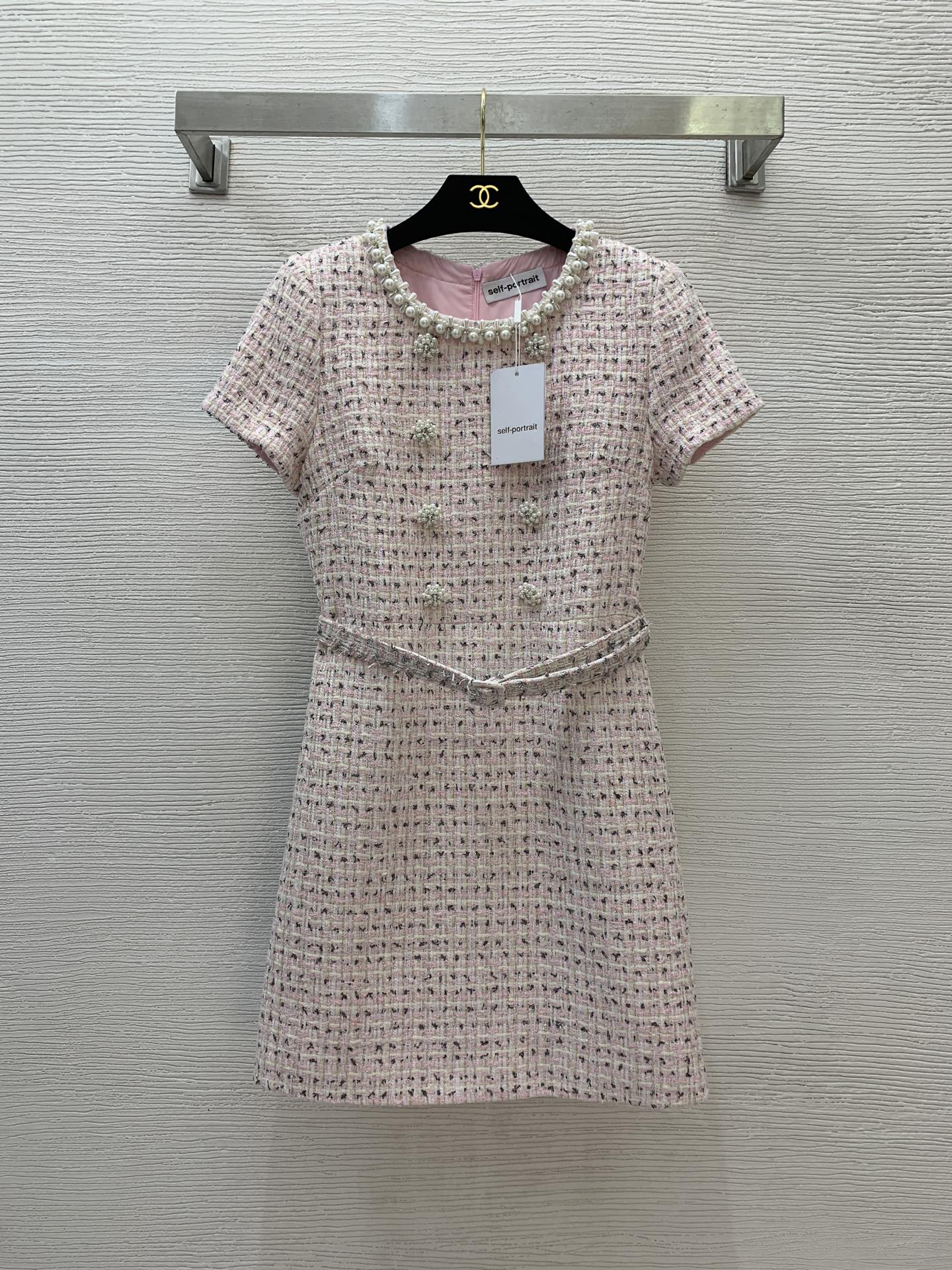 NO:590476,Model No. G25040836 Self-portrai* new SP home new high-end custom glitter gold thread woven tweed fabric, elegant lady-like style luxury diamond-embellished pearl edge decoration double-breasted slimming short-sleeved dress with belt!  (M size bust 86, sleeve length 17, waist 72, skirt length 83) Hair,,skirts,T-shirt,alexander wang19860909款号G25040836 Self-portrai*新款SP家新款 高端定制闪丝金线编织粗花呢面料、气质名媛小香风奢华镶钻珍珠边装饰双排扣修身显瘦短袖连衣裙配腰带！（M码胸围86,袖长17,腰围72,裙长83）发,,skirts,T-shirt,alexander wang,Women's clothing