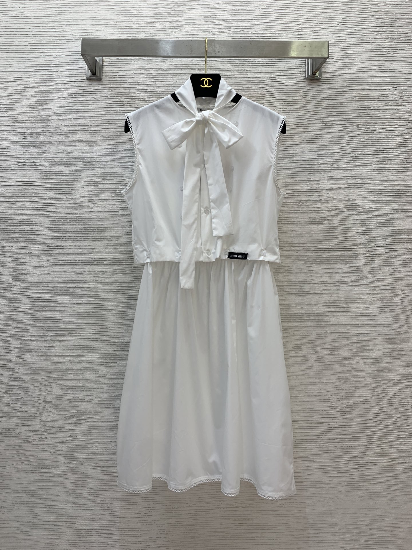 NO:330659,Model number D25041285 MIUMI*U Miaojia new model custom cotton fabric, streamer neck bow tie waist button removable split design fashionable and versatile sleeveless vest dress!  White, (M size shoulder width 38, bust 90, waist 72-78 elastic, skirt length 96), miumiu, skirt 96, skirt19860909款号D25041285 MIUMI*U缪家新款 定制棉质面料、飘带领蝴蝶结系带腰间纽扣可拆卸分体设计时尚百搭无袖背心连衣裙！白色,（M码肩宽38,胸围90,腰围72～78松紧,裙长96）,,miumiu,skirts,alexander wang,Women's clothing