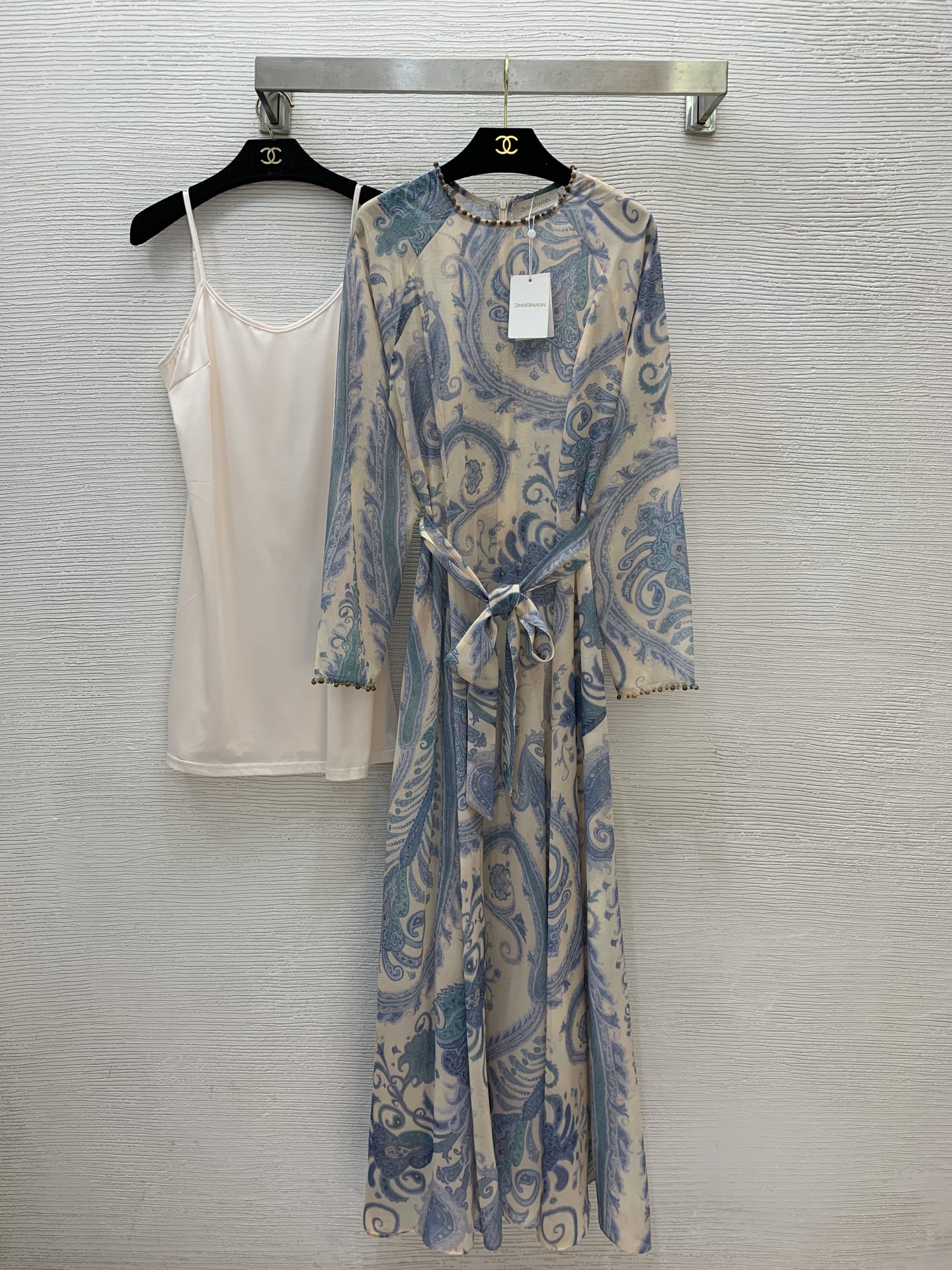 NO:327614,Model number G25041982 ZIMMERMA*N Australia brand High-end customized light and flowing fiber silk fabric, vacation style retro printed beaded edge decoration, slim and slim long sleeve dress, extended version long skirt, solid color suspender base skirt delivery belt!  1.2.3.4 (2-size lining bust 88, 68-sleeved fabric without shoulder straps; skirt bust 100, waist 86, rotator sleeve 73, skirt length 144, skirt 1, skirt wang19860909款号G25041982 ZIMMERMA*N兹默曼澳洲品牌 高端定制轻薄飘逸纤维丝面料、度假风复古印花串珠边装饰 修身显瘦大摆长袖连衣裙加长版长裙纯色吊带打底裙配送腰带！1.2.3.4（2码内衬胸围88,衣长68不含肩带面料高弹；裙胸围100,腰围86,连肩袖73,裙长144,,skirts,alexander wang,Women's clothing