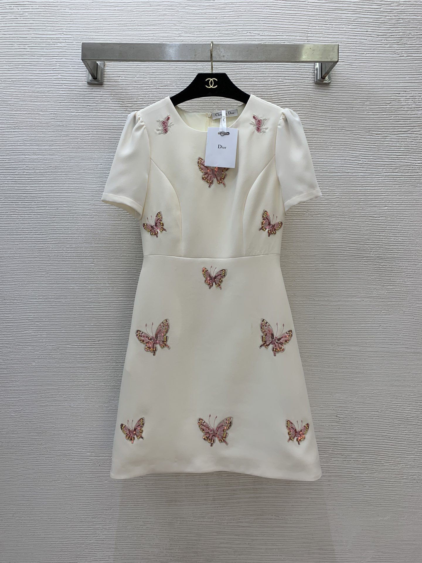 NO:328205,Model number G25042187 Dio* newest high-end custom bead piece butterfly embroidered waist-hugging and slimming puff sleeves A-line skirt short-sleeved dress!  Apricot, pink, black, (Size S bust 84, waist 68, sleeve length 21, skirt length 88), dior, skirt, T-shirt, alexander wang19860909款号G25042187 Dio*新款 高端定制珠片蝴蝶绣花收腰显瘦泡泡袖A字裙摆短袖连衣裙！杏色、粉色、黑色、（S码胸围84,腰围68,袖长21,裙长88）,,dior,skirts,T-shirt,alexander wang,Women's clothing