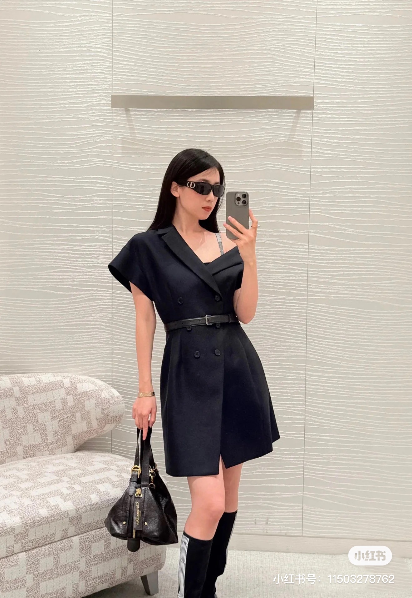 NO:578928,Model No. D25042735 Dio* new model, original molded custom-engraved letter logo buttons, asymmetrical sloping shoulder design, double-breasted, elegant, fashionable suit dress, delivery belt!  Black, (M size shoulder width 43, bust 90, sleeve length 6, skirt length 75) hair, dior, skirts, business suit, alexander wang19860909款号D25042735 Dio*新款 原版开模定制刻字母logo纽扣、不对称斜肩设计双排扣气质时尚西装连衣裙配送腰带！黑色,（M码肩宽43,胸围90,袖长6,裙长75）发,,dior,skirts,business suit,alexander wang,Women's clothing