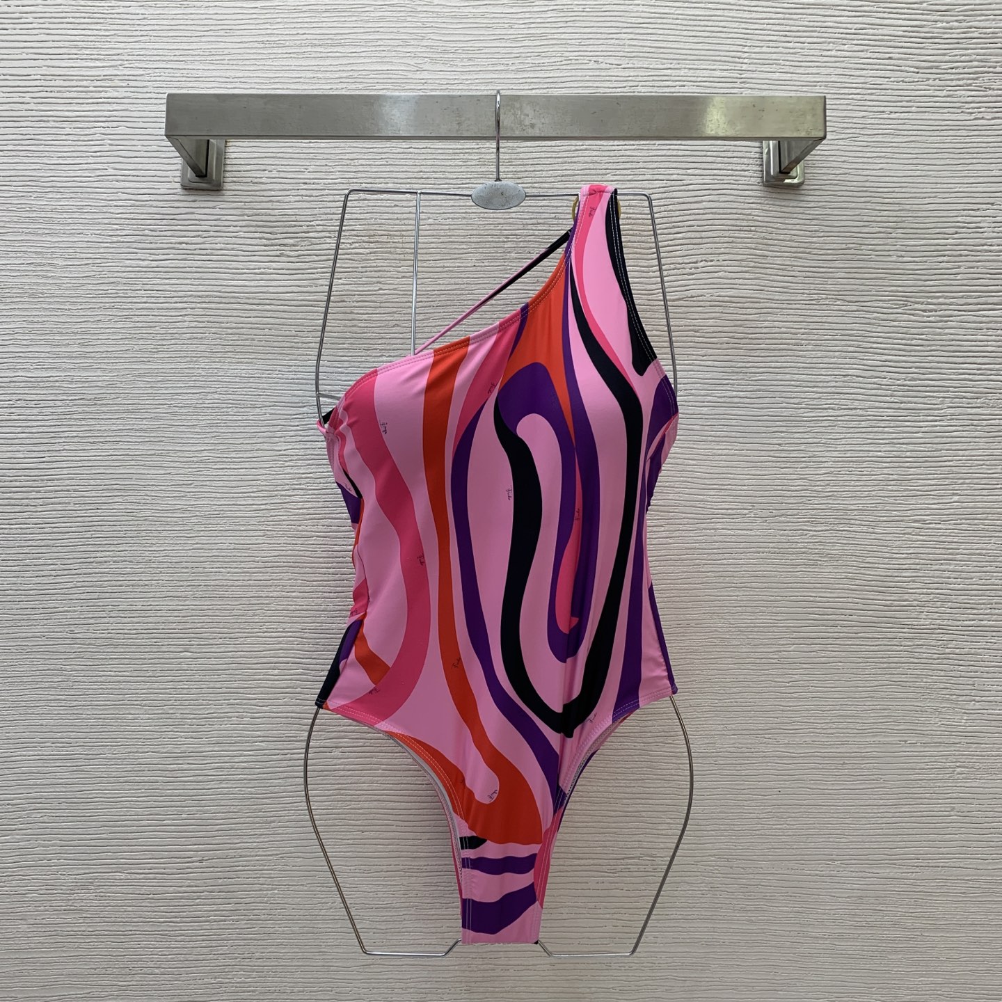 NO:332121,Model number D25051047 PUCC* newest model contrasting color several graphic prints fashionable sexy one-shoulder one-piece swimsuit (with chest pads) must-have for holidays!  red, blue, swimsuits,alexander wang19860909款号D25051047 PUCC*新款 撞色几个图形印花时尚性感单肩连体泳衣(有胸垫）节假日度假必备！红色、蓝色、 ,,,swimsuits,alexander wang,Women's clothing