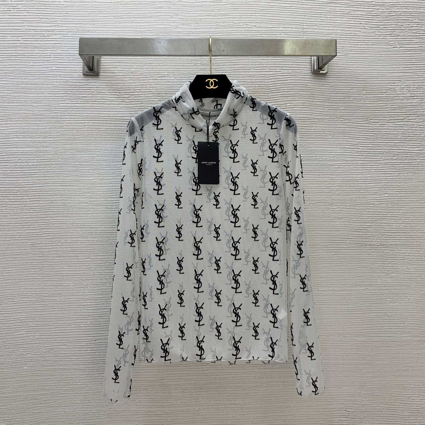 NO:407885,Model number D25051284 Saint Laurent YSL new style, fashionable hot girl style sexy perspective mesh letter flocking craft turtleneck long sleeve mesh blouse top!  Black, white, (Size S bust 84, sleeve length 63, clothing length 61) hair, saint laurent, saint laurent, alexander wang19860909款号D25051284 圣罗兰YSL新款 时尚辣妹风性感透视网纱字母植绒工艺高领长袖网纱罩衫上衣！黑色、白色、（S码胸围84,袖长63,衣长61）发,,saint laurent,saint laurent,alexander wang,Women's clothing