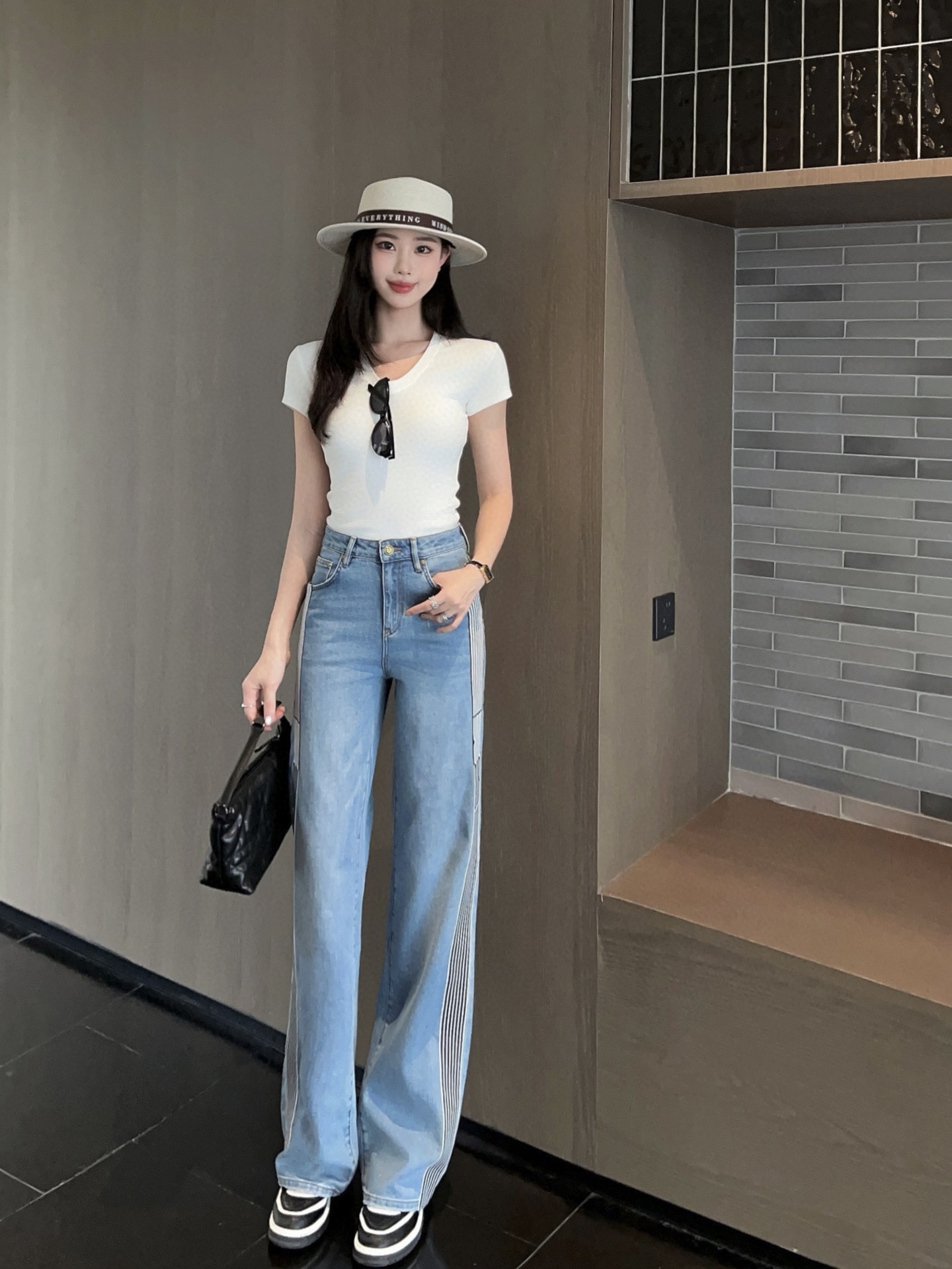 NO:332115,Model number D25051077 Dio* newest high-end custom wash-out elastic denim cotton fabric is soft and comfortable, with presbyterian logo printed on both sides of the stripes and personalized fashionable straight wide-leg jeans and trousers!  Light blue, 26.27.28.29.30 (28 size waist 70, trouser length 106/fabric slightly bounce) hair, dior, jeans, alexander wang19860909款号D25051077 Dio*新款 高端定制洗水弹力牛仔棉面料柔软舒适、内里通体老花logo印花两侧条纹个性时尚直筒阔腿牛仔裤长裤！浅蓝色,26.27.28.29.30（28码腰围70,裤长106/面料微弹）发,,dior,jeans,alexander wang,Women's clothing