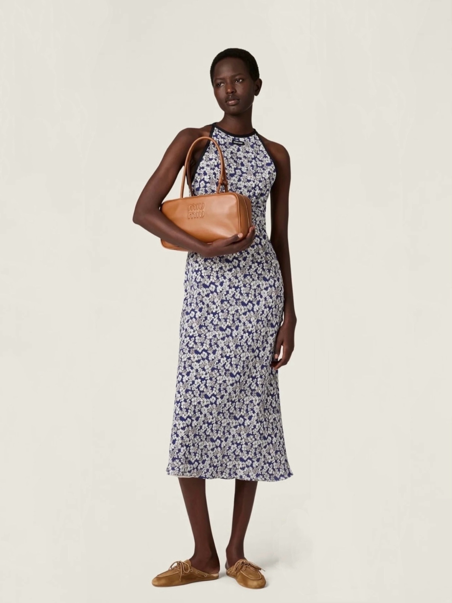 NO:334006,Model number D25051462 MiuMi* Miujia New Style Light and Floating Imitation Silk Floral Print Contrast Color Edge Back Strap Long Sleeveless Vest Dress!  (L size bust 90, skirt length 131) hair, miumiu, skirt, real silk, alexander wang19860909款号D25051462 MiuMi*缪家新款 轻盈飘逸仿真丝碎花印花撞色包边后背绑带长款无袖背心连衣裙！（L码胸围90,裙长131）发,,miumiu,skirts,real silk,alexander wang,Women's clothing