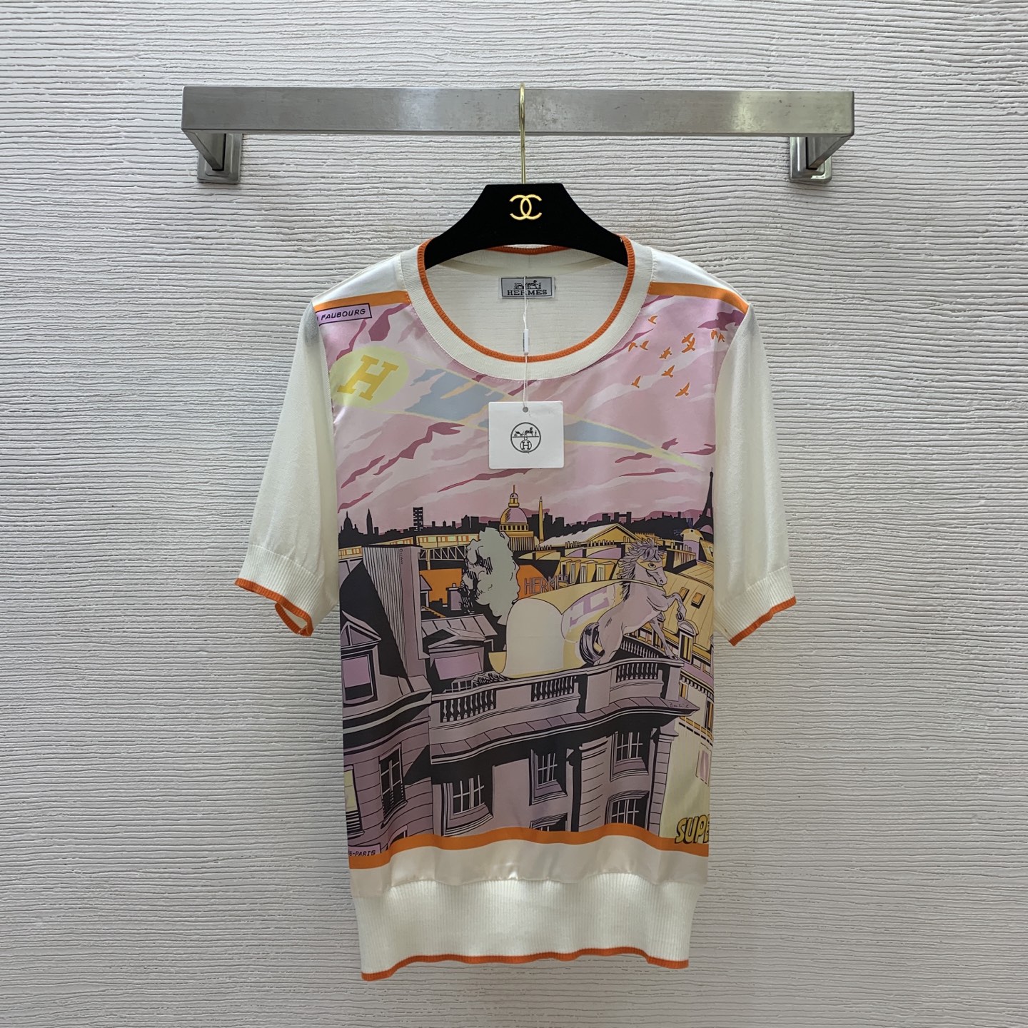 NO:334432,Model number G25051537 Recommended for running volume HERME*S new custom imitation silk satin splicing back piece knitted fabric, H family Junma contrast printing fashionable versatile short-sleeved stretch sweater top!  Black/yellow/bee-white, one size (shoulder width 39, bust 106, sleeve length 26, clothing length 61) hair, hermes, T-shirt, real silk, alexander wang19860909款号G25051537 跑量推荐HERME*S新款定制仿真丝缎面拼接后片针织面料、H家骏马撞色印花时尚百搭短袖弹力针织衫上衣！黑/黄/米白,均码（肩宽39,胸围106,袖长26,衣长61）发,,hermes,T-shirt,real silk,alexander wang,Women's clothing