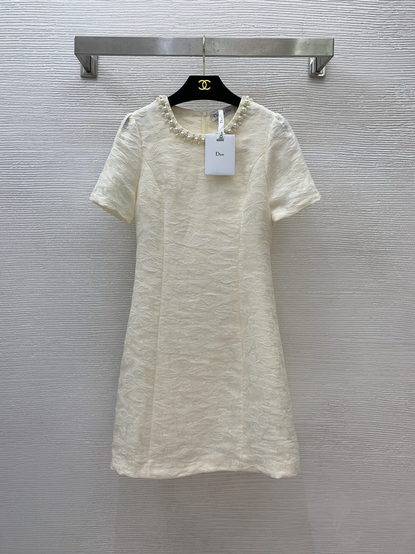 NO:335153,Model number G25051743 Dio* new high-end customization, full body butterfly jacquard fabric, heavy industry diamond bead collar edge slim and slim short-sleeved dress!  Apricot, pink, (M size bust 90, waist 74, sleeve length 23, skirt length 90) hair, dior, skirt, T-shirt, alexander wang19860909款号G25051743 Dio*新款高端定制 通体蝴蝶提花面料重工镶钻钉珠领边修身显瘦短袖连衣裙！杏色、粉色、（M码胸围90,腰围74,袖长23,裙长90）发,,dior,skirts,T-shirt,alexander wang,Women's clothing