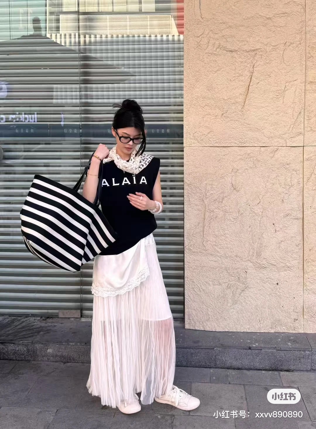 NO:334680,Model number G25051644 ALA*A new style, letter logo print on chest, minimalist style, playful and fashionable vest sleeves T-shirt top!  Black, white, (M size bust 96, 59 length) hair, tees, t-shirt, alexander wang19860909款号G25051644 ALA*A新款 胸前字母logo印花极简风俏皮洋气坎肩袖t恤上衣！黑色、白色、（M码胸围96,衣长59）发,,tees，t-shirt,alexander wang,Women's clothing