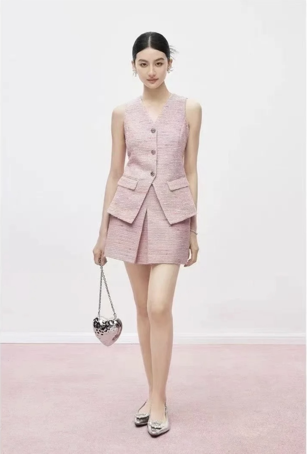 NO:335141,Top and skirt number G25051742 Chane* new high-end customization, small fragrance style tweed temperament set!  Slim fit sleeveless vest jacket top with midline pleated design high waist A-line short skirt skirt!  Pink, (M size bust 90, 57 length of clothes; waist 68, skirt length 40), chanel, skirts, jackets & coats, alexander wang19860909上衣、裙子款号G25051742 Chane*新款高端定制 小香风粗花呢气质套装！修身版无袖马甲外套上衣前中线压褶设计高腰A字短裙半身裙！粉色,（M码胸围90,衣长57；腰围68,裙长40）,,chanel,skirts,jackets & coats,alexander wang,Women's clothing