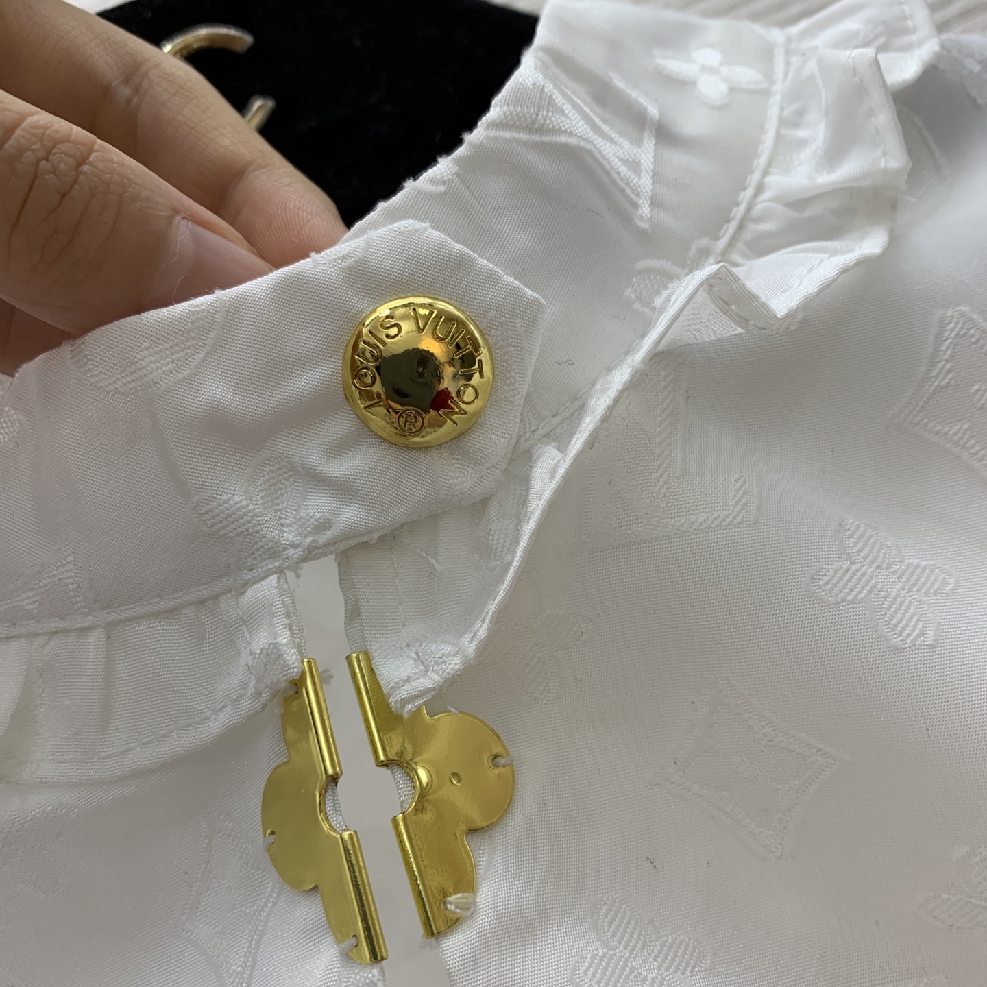 Louis Vuitton White Jacquard Ruffle Slim Fit Short Sleeve Top 5 i1747479967894 4724 0 3