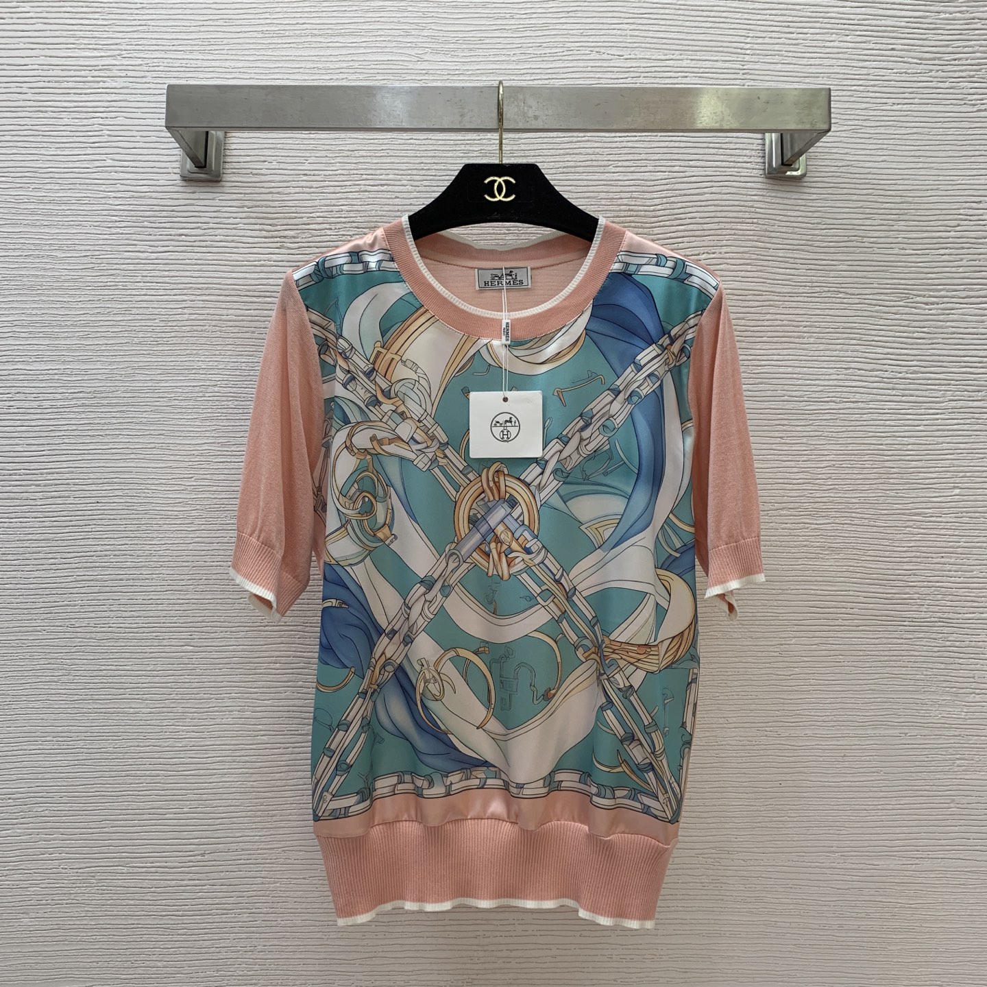 HERMÈS Inspired Chain Print Short Sleeve Knit Top - Stylish & Versatile 6 i1747479993192 4559 0 0