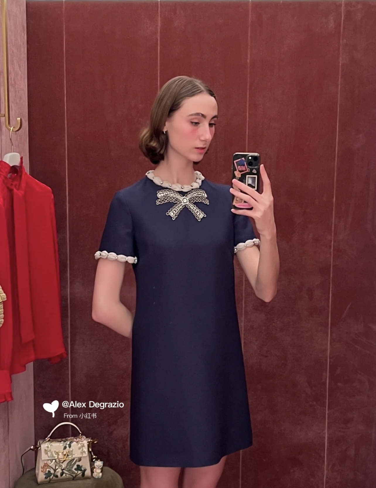 NO:411381,Model number G25052012 VALENTI*O Warren Home New High-end Customized Heavy Industry Diamond Beads Butterfly Decorated H-version Fashion versatile round short-sleeved dress!  Onyte, navy blue, (Size S bust 98, sleeve length 21, clothing length 87) hair, valentino, valentino, skirts, T-shirt, alexander wang19860909款号G25052012 VALENTI*O华伦家新款 高端定制重工镶钻钉珠蝴蝶装饰H版时尚百搭圆短袖连衣裙！米白色、藏蓝色、（S码胸围98,袖长21,衣长87）发,,valentino,valentino,skirts,T-shirt,alexander wang,Women's clothing