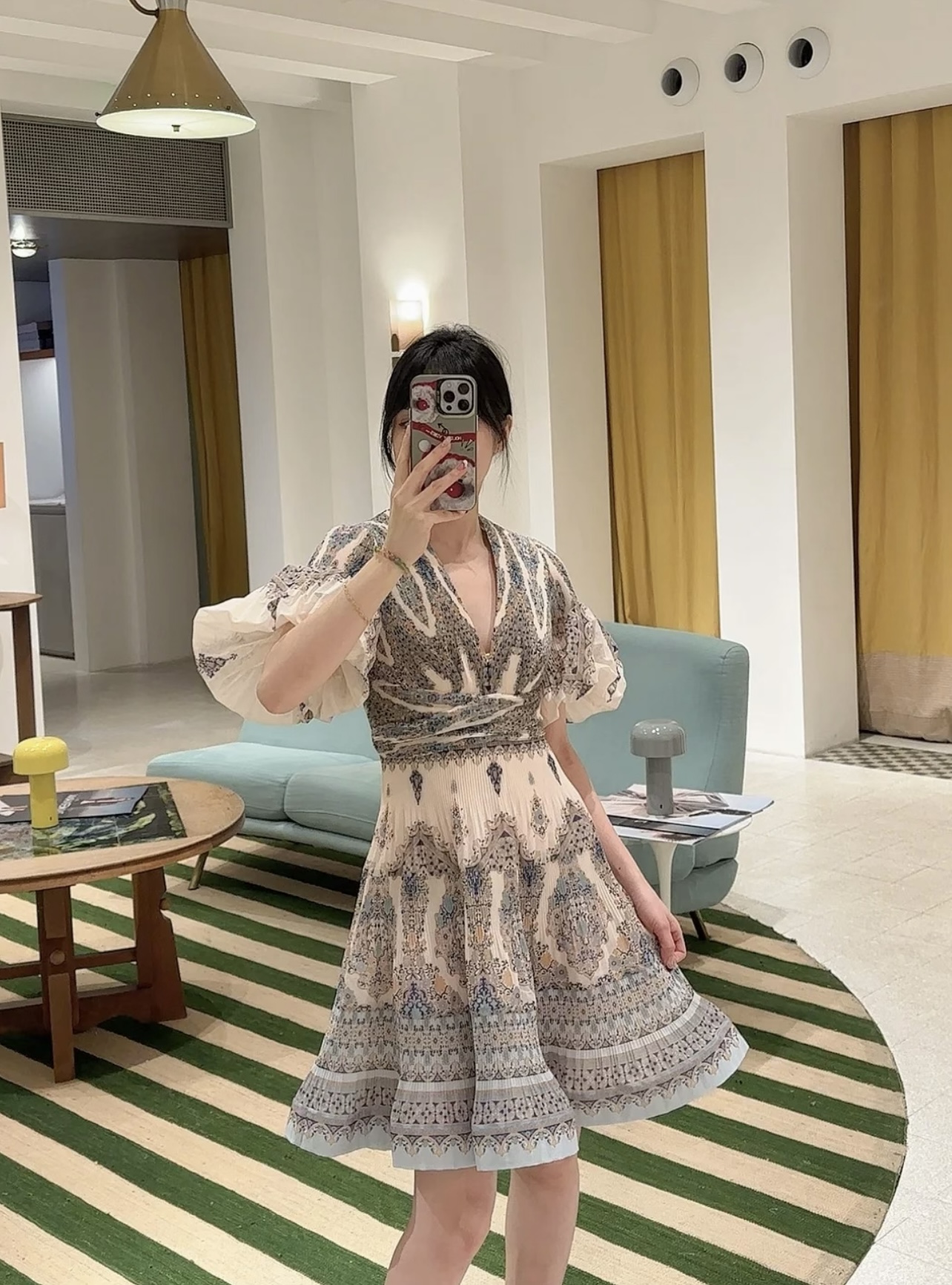 NO:412502,Model number G25052154 ZIMMERMA*N Australia brand high-end custom heavy-industrial fine pleated fabric is crisp and stylish!  Ethnic style color-blocking retro printed V-neck waist-closing slim lantern sleeves large umbrella dress dress!  1.2.3.4/SMLXL (2 size bust 84, waist 72, sleeve length 43, skirt length 92) hair, skirts, alexander wang19860909款号G25052154 ZIMMERMA*N兹默曼澳洲品牌高端定制重工细褶面料挺括有型！民族风拼色复古印花V领收腰显瘦灯笼袖大摆伞裙连衣裙！1.2.3.4/SMLXL（2码胸围84,腰围72,袖长43,裙长92）发,,skirts,alexander wang,Women's clothing