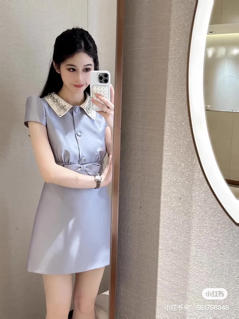 NO:417418,Model number G25052643 MiuMi* Miu Family New Style, a grand lady dress with a grand girl!  High-end custom-made luxury heavy industry diamond-inlaid bead collar with half-breasted placket bow-set waist-closed A-line cover sleeve dress!  Apricot, blue, (Size bust 88, waist 70, sleeve length 12, skirt length 88) hair, miumiu, skirt length, alexander wang19860909款号G25052643 MiuMi*缪家新款 财阀千金大小姐气质淑女礼服裙！高端定制奢华重工镶钻钉珠领子半排扣门襟蝴蝶结收腰显瘦A字包袖连衣裙！杏色、蓝色、（S码胸围88,腰围70,袖长12,裙长88）发,,miumiu,skirts,alexander wang,Women's clothing