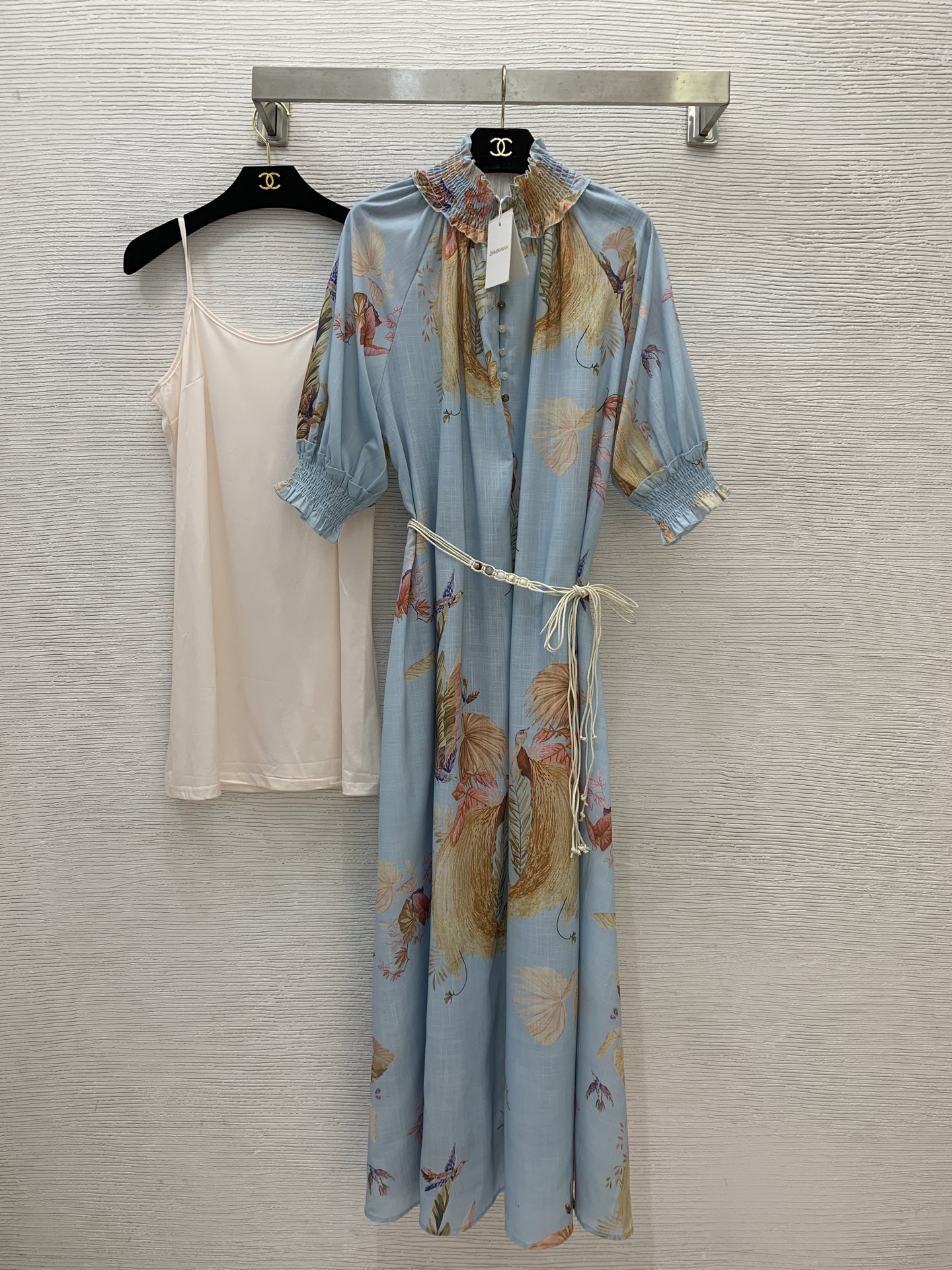 NO:418607,Model number G25052787 ZIMMERMA*N Australia brand high-end custom cotton and linen blend fabric is breathable and comfortable!  Vacation style fashionable printed cable stand collar closet short-sleeved loose dress solid color inner strap base skirt with waist rope!  1.2.3.4/SMLXL (2 size inner bust 90 fabric high elasticity, 66-long length without shoulder straps; skirt bust 124, rotator sleeve 48, skirt length 136) hair, skirt, T-shirt, alexander wang19860909款号G25052787 ZIMMERMA*N兹默曼澳洲品牌高端定制棉麻混纺面料透气舒适！度假风时尚印花打缆立领收口短袖宽松连衣裙纯色内搭吊带打底裙配有腰绳！1.2.3.4/SMLXL（2码内搭胸围90面料高弹,衣长66不含肩带；裙胸围124,连肩袖48,裙长136）发,,skirts,T-shirt,alexander wang,Women's clothing