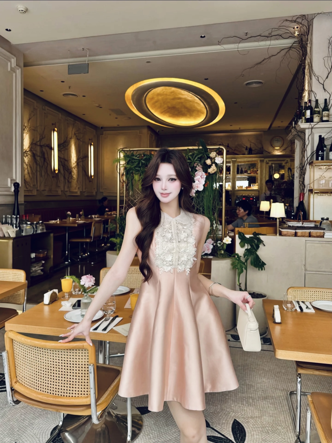NO:418625,Model number G25052718 MiuMi*Mijia's new high-end customized light-sensitive wool fabric has a crisp and stylish finish!  Three-dimensional water-soluble hooked flower spliced ​​mesh doll collar waist-hugging slim umbrella skirt banquet dress dress!  Pink, blue, black, 36.38.40.42 (36 size bust 82~86, waist 68, skirt length 81) hair, miumiu, skirt 81, skirt 8, alexander wang19860909款号G25052718 MiuMi*缪家新款高端定制光感丝毛面料版型挺括有型！立体水溶勾花拼接网纱娃娃领收腰显瘦伞裙宴会礼服连衣裙！粉色、蓝色、黑色、36.38.40.42（36码胸围82～86,腰围68,裙长81）发,,miumiu,skirts,alexander wang,Women's clothing