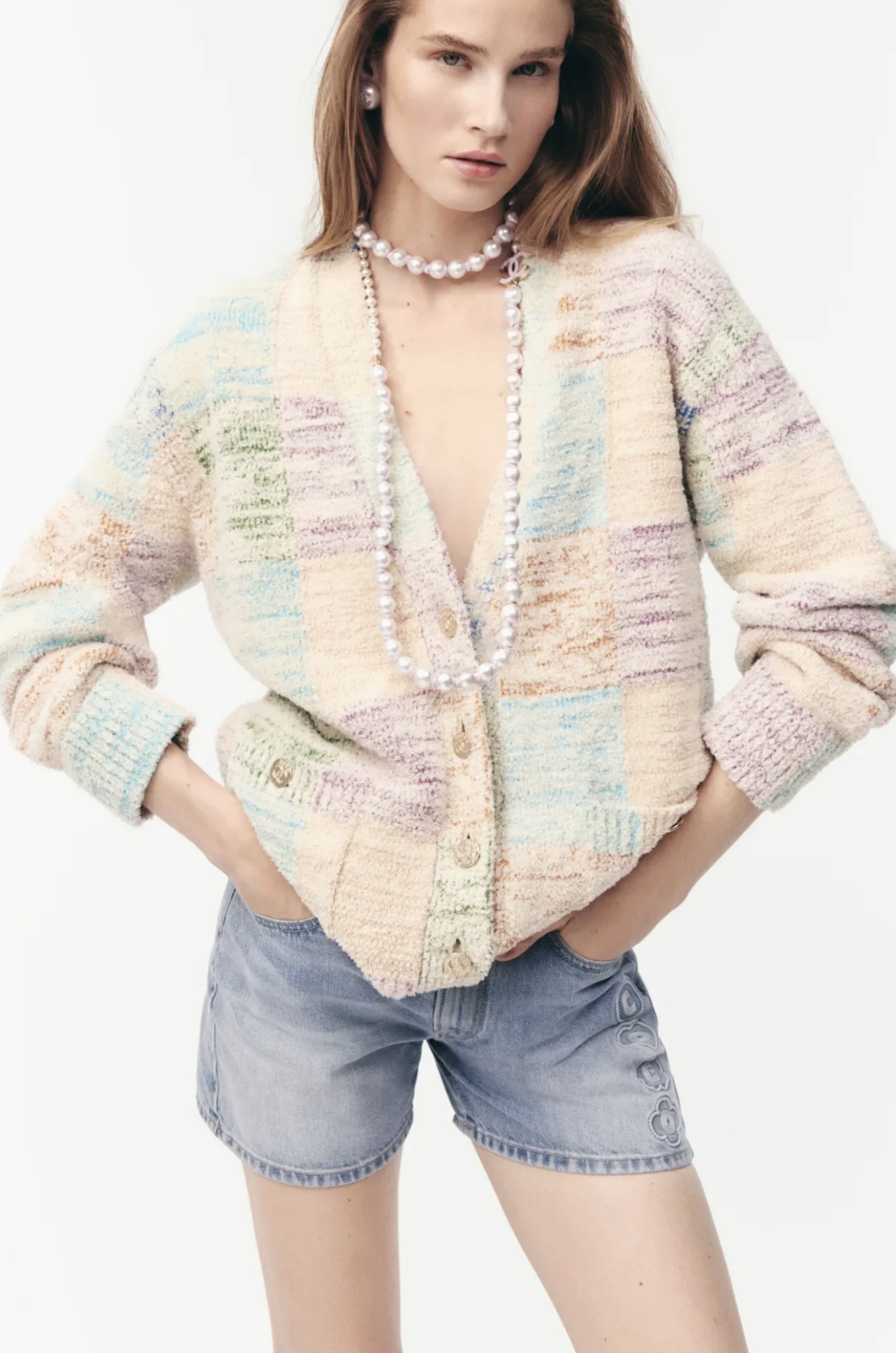 NO:422616,Model number G25052945 Chane* new high-end customization, wash denim cotton letters COCO beaded decoration high waist slimming fashionable and versatile denim shorts!  36.38.40 (38 size waist circumference 72, hip circumference 94, pants length 38) hair, chanel, shorts, alexander wang19860909款号G25052945 Chane*新款高端定制 水洗牛仔棉字母COCO串珠装饰高腰显瘦时尚百搭牛仔短裤！36.38.40（38码腰围72,臀围94,裤长38）发,,chanel,shorts,alexander wang,Women's clothing