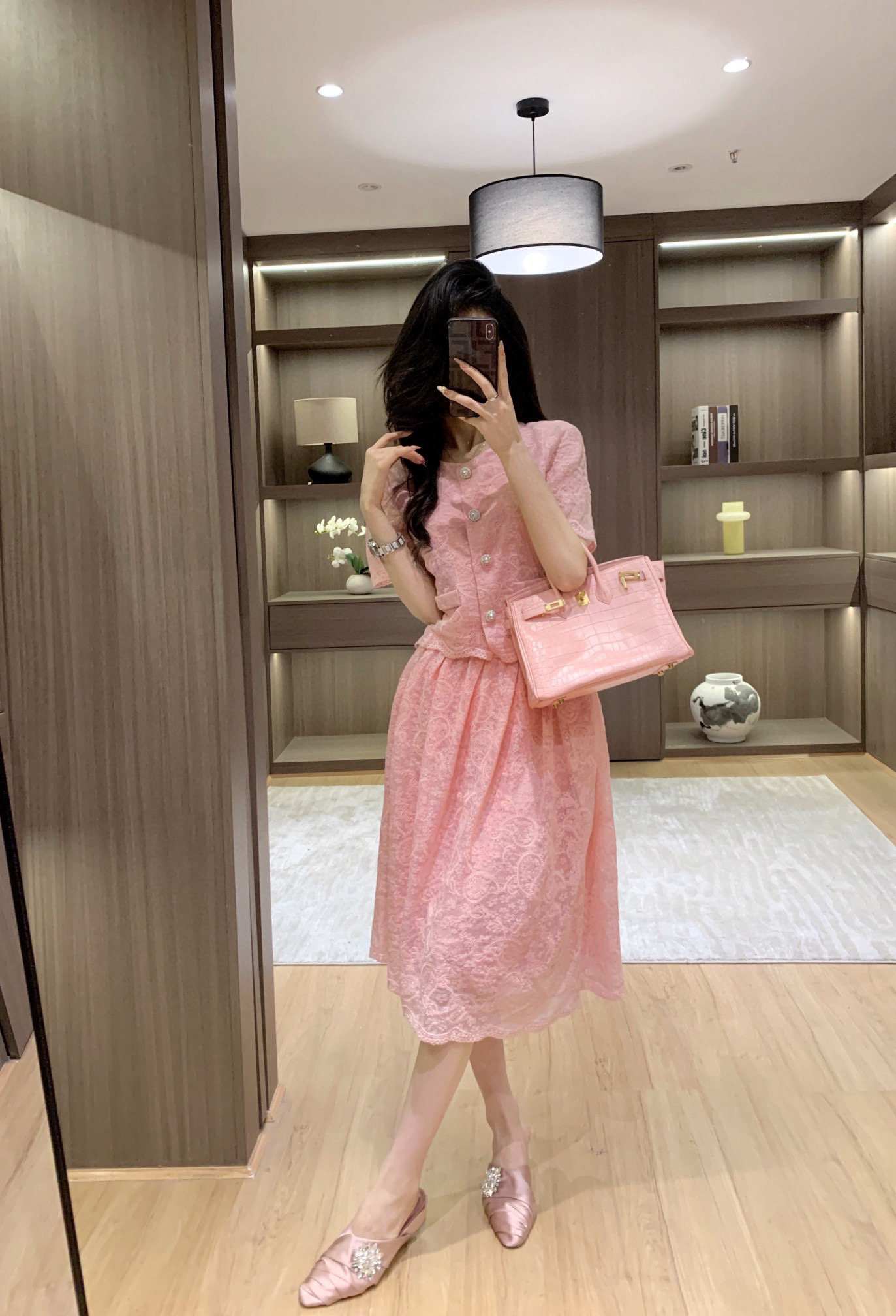 NO:420601,Model number G25060714 Self-portrai* new SP home new model high-end customized water-soluble flower hollowed-out flower temperament celebrity two-piece set!  Round neck short-sleeved pullover top with high waist large midi skirt!  Beige, pink, 36.38.40.42/SMLXL (38 size bust 94, sleeve length 24, 49 clothes length; waist 72, skirt length 67) hair, skirt, T-shirt, alexander wang19860909款号G25060714 Self-portrai*新款SP家新款 高端定制水溶花镂空勾花气质名媛两件套装！圆领短袖套头上衣高腰大摆中长款半身裙！米色、粉色、36.38.40.42/SMLXL（38码胸围94,袖长24,衣长49；腰围72,裙长67）发,,skirts,T-shirt,alexander wang,Women's clothing