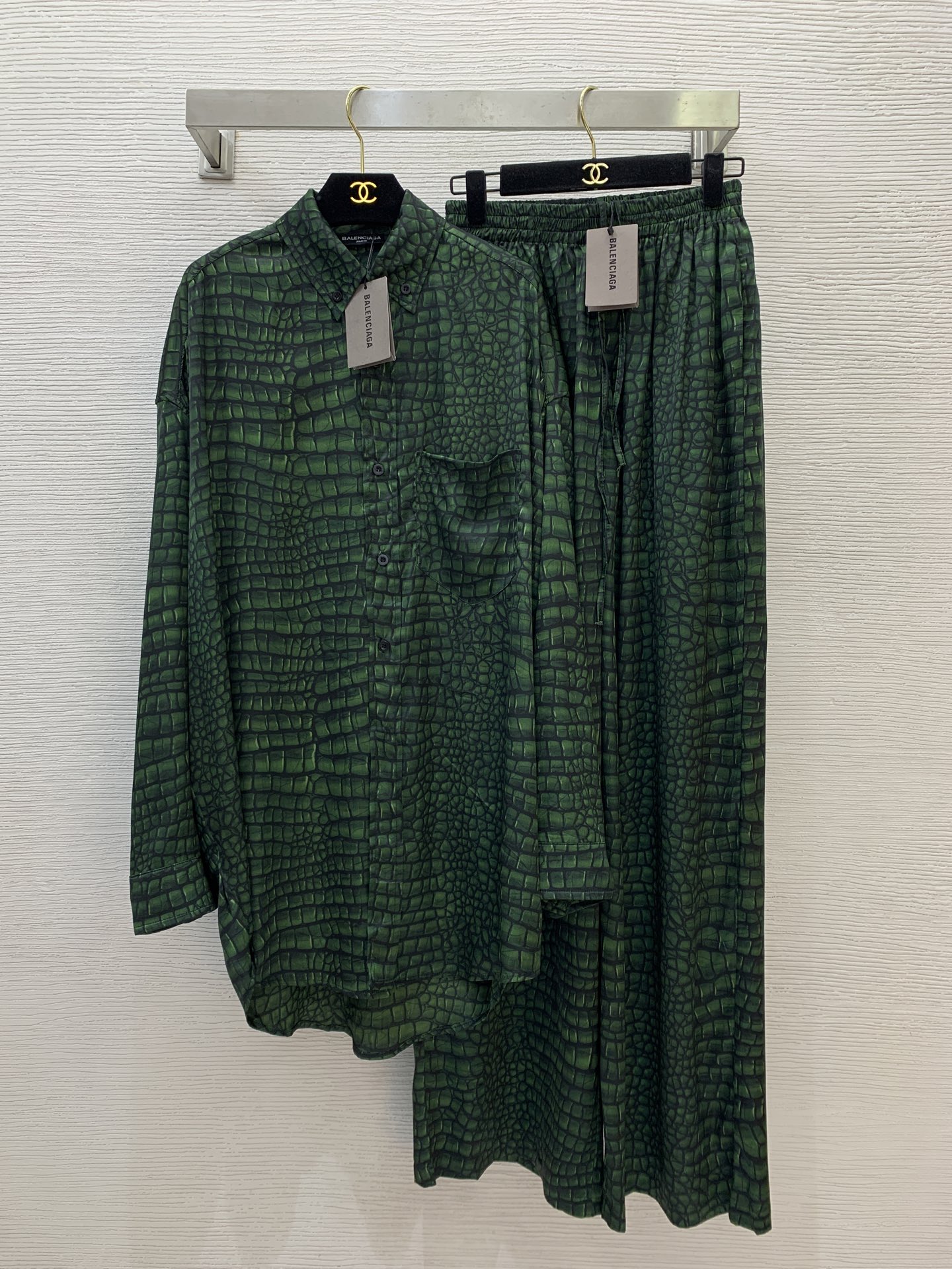 Balenciaga Printed Wide Leg Lounge Pants - Leopard & Crocodile Print 6 i1749447459753 9825 0 0