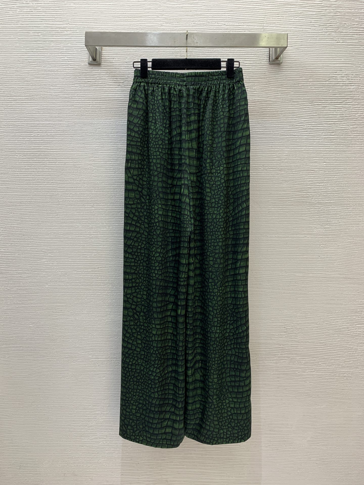 Balenciaga Printed Wide Leg Lounge Pants - Leopard & Crocodile Print 5 i1749447479706 9508 0 4