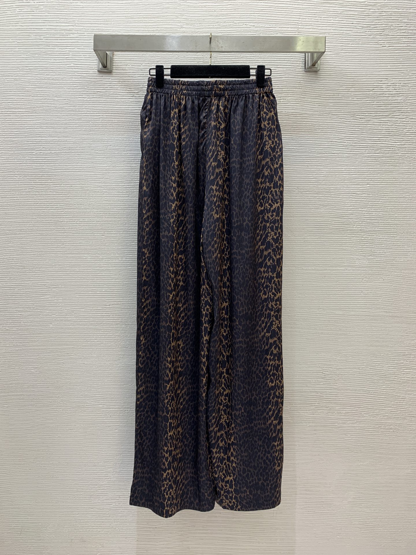 Balenciaga Printed Wide Leg Lounge Pants - Leopard & Crocodile Print 3 i1749447524567 2935 0 1