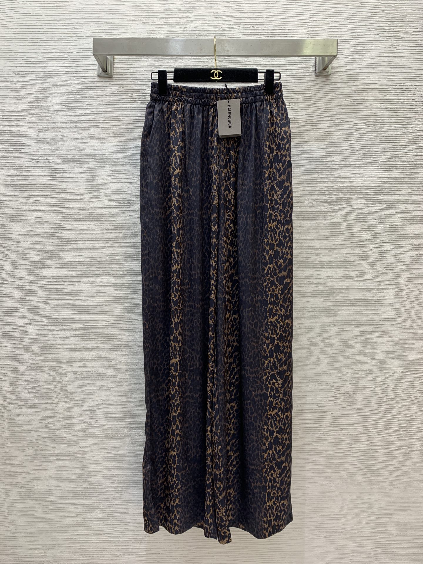 Balenciaga Printed Wide Leg Lounge Pants - Leopard & Crocodile Print 2 i1749447524650 6443 0 0