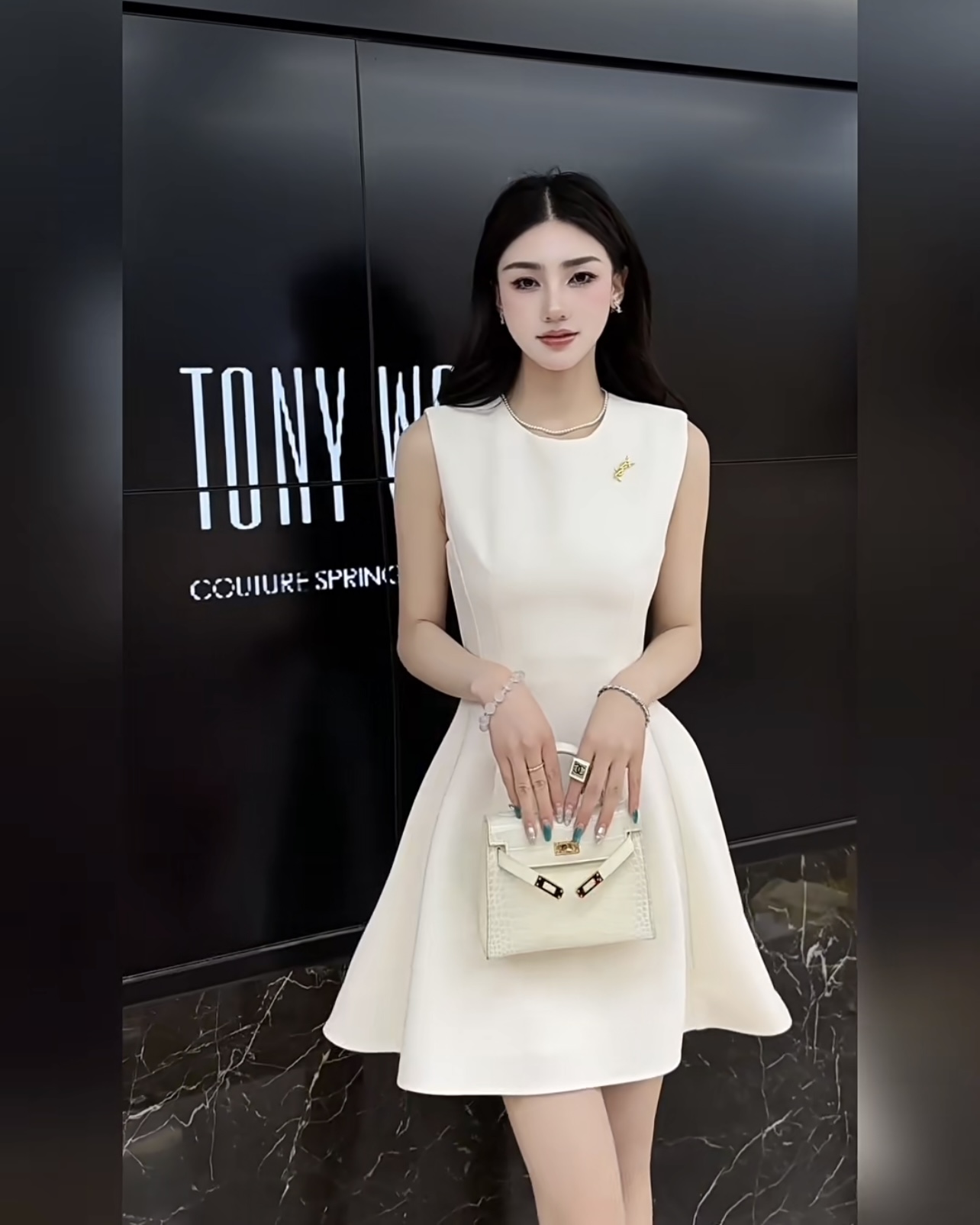 NO:423505,Model number G25060854 Saint Laurent YSL new summer high-end customization, temperament and celebrity style waist-closing and slimming large sleeveless vest dress, free brooch!  Black, apricot color, (M size bust 82, waist 68, skirt length 86) hair, saint laurent, saint laurent, skirts, brooch, breastpin, alexander wang19860909款号G25060854 圣罗兰YSL夏季新款高端定制 气质名媛风收腰显瘦蓬蓬大摆无袖背心连衣裙赠送胸针！黑色、杏色、（M码胸围82,腰围68,裙长86）发,,saint laurent,saint laurent,skirts,brooch，breastpin,alexander wang,Women's clothing