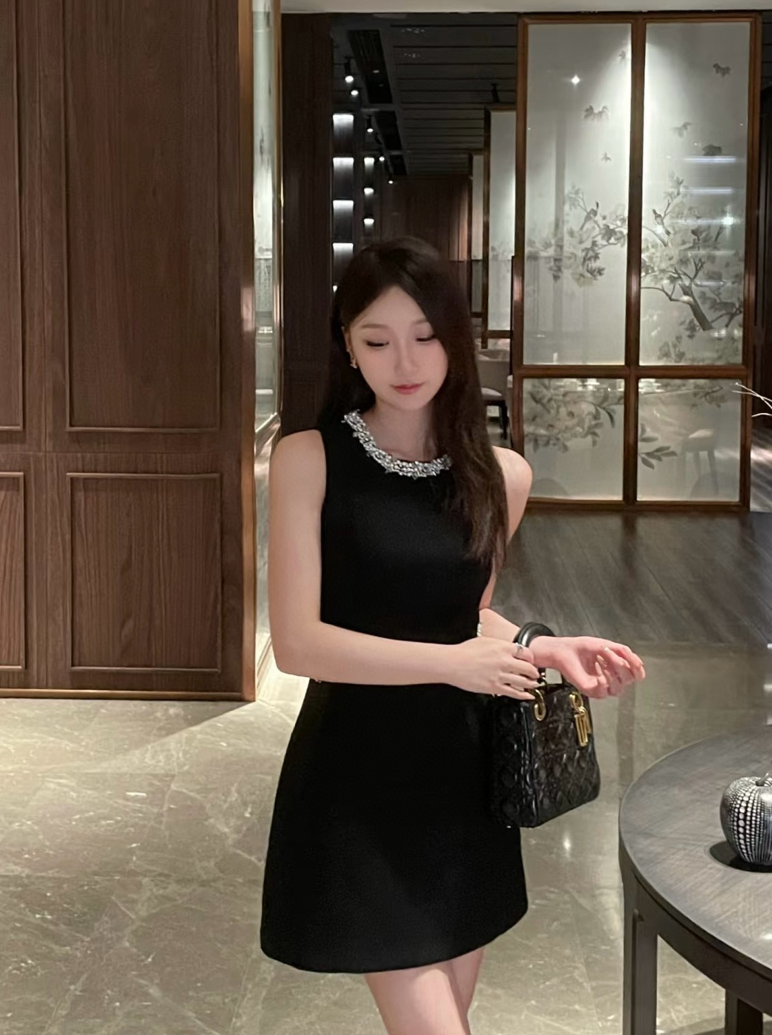 NO:428274,Model number G25061475 MiuMi* Miujia new high-end custom-made, luxurious heavy industry sequin inlaid diamond bead collar slim fit and slim sleeveless vest dress!  Apricot color, black, (M size bust 86, waist 74, skirt length 86) wholesale, miumiu, skirt 86, skirt 86)19860909款号G25061475 MiuMi*缪家新款高端定制、奢华重工亮片镶钻钉珠领子修身显瘦无袖背心连衣裙！杏色、黑色、（ M码胸围86,腰围74,裙长86）批发,,miumiu,skirts,alexander wang,Women's clothing