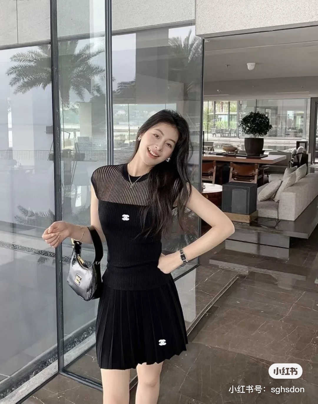 NO:430302,Model number D25061538 Chane* new style, fashionable double C logo knitted two-piece set!  Sexy hot girls hollow perspective spliced ​​slim fit and slim sleeved sweater top elastic waist pleated pleated short skirt skirt!  Khaki, black, (one size bust 60 high elasticity, 54 length of clothes; skirt waist 54 can be stretchable, skirt length 41/fabric elasticity large size is for reference only) post, chanel, skirt ts, alexander wang19860909款号D25061538 Chane*新款气质时尚双C标志针织两件套装！性感辣妹镂空透视拼接修身显瘦包袖针织衫上衣松紧腰压褶百褶短裙半身裙！卡其色、黑色、（均码胸围60高弹力,衣长54；裙腰围54可弹力,裙长41/面料弹力大尺寸仅供参考）发,,chanel,skirts,alexander wang,Women's clothing