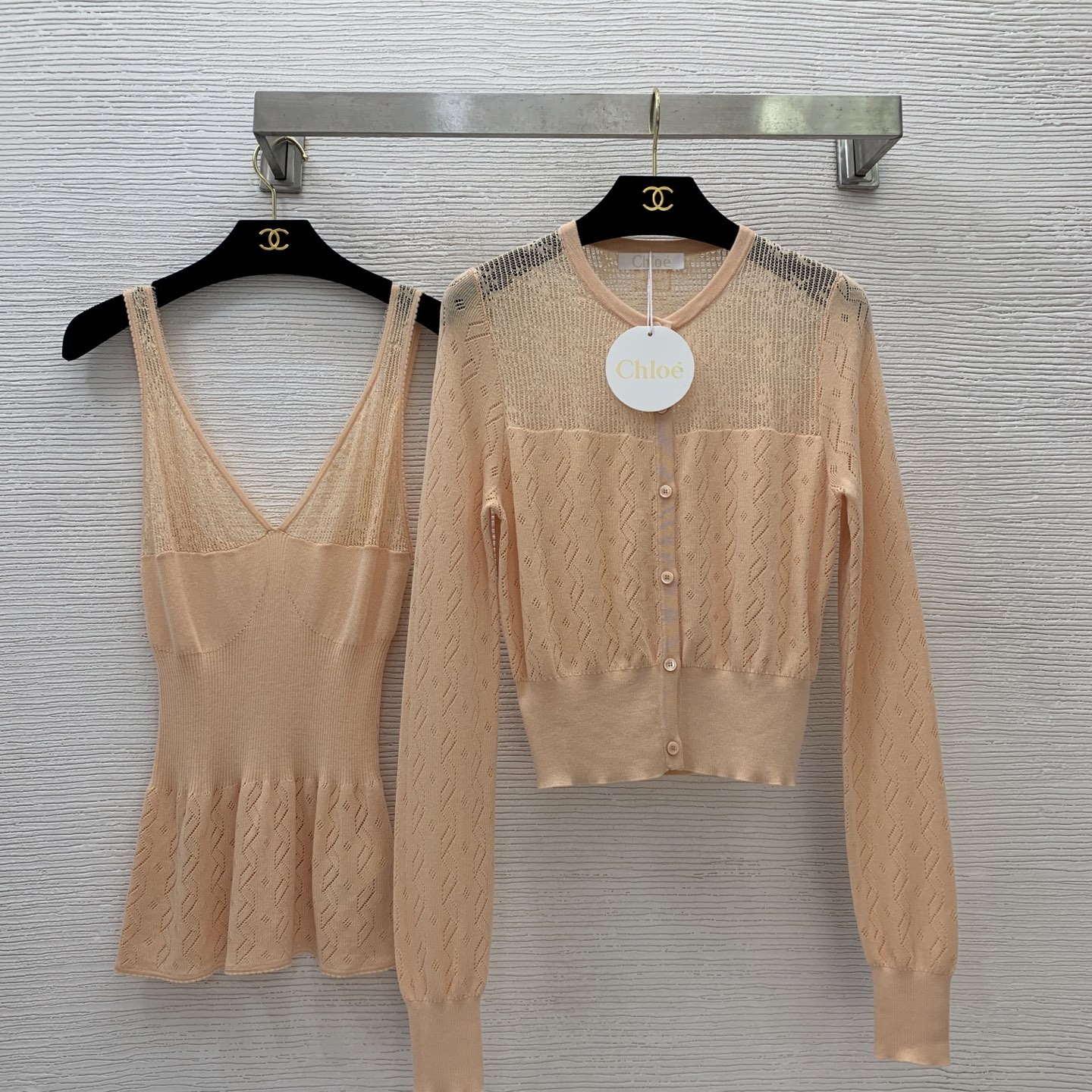 NO:434687,Model number G25062438 Chioé New high-end customized fashionable sexy perspective splicing slim fit and slim V-neck knitted suspender top!  (M size bust 54~90 high elasticity, total length 62/fabric elasticity large size is for reference only) suspender, alexander wang19860909款号G25062438 Chioé 新款上新高端定制时尚性感透视拼接修身显瘦V领针织吊带上衣！（M码胸围54～90高弹力,总长62/面料弹力大尺寸仅供参考）吊带,,alexander wang,Women's clothing