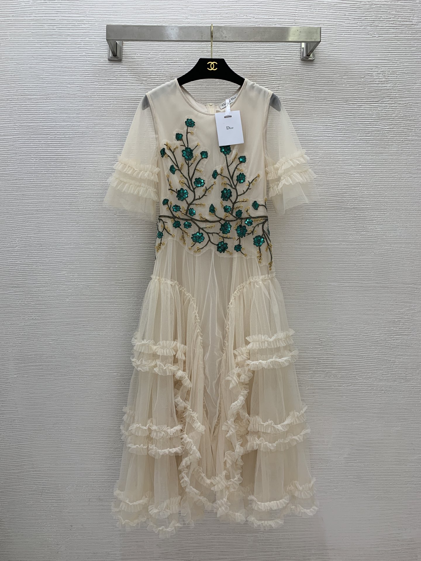 NO:435486,Model number G25062674 Dio* new high-end custom heavy industry bead pieces decorative flower branches embroidered wood earrings spliced ​​with puffy large skirt hem waist slimming short sleeve mesh dress!  (Size S shoulder width 37, bust 80~84, waist 68, sleeve length 33, skirt length 125) hair, dior, skirt, T-shirt, alexander wang19860909款号G25062674 Dio*新款高端定制重工珠片装饰花枝刺绣木耳边拼接蓬蓬大裙摆收腰显瘦短袖网纱连衣裙！ （S码肩宽37,胸围80～84,腰围68,袖长33,裙长125）发,,dior,skirts,T-shirt,alexander wang,Women's clothing