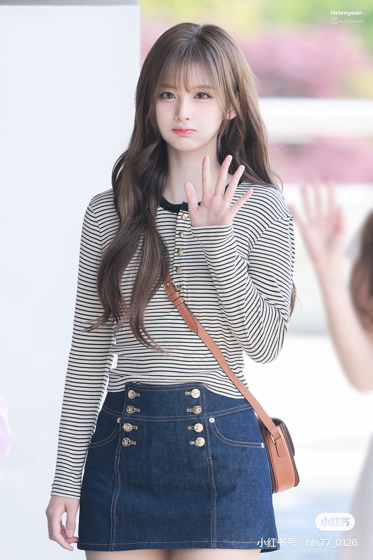 NO:434224,Model number G25062375 Celin*25 early autumn new high-end customization original mold open-model logo letters gold button contrasting color slim fit and round neck long sleeve striped sweater top!  (M size bust 84, sleeve length 58, clothing length 56) hair, celine, alexander wang19860909款号G25062375 Celin*25早秋新款高端定制 原版开模logo字母金扣撞色包边修身显瘦圆领长袖条纹针织衫上衣！（M码胸围84,袖长58,衣长56）发,,celine,alexander wang,Women's clothing