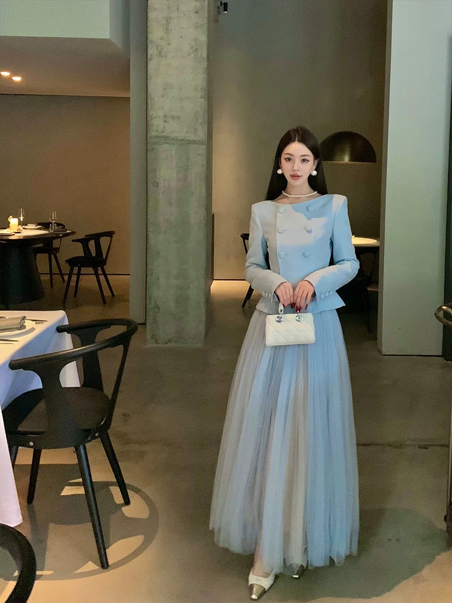 NO:435150,Model number G25062543 Dio* new high-end custom temperament commuting career suit!  Double-breasted round neck short suit top with mid-pressure pleated design with high waist and slimming mid-length skirt!  Blue, (Size S shoulder width 36 with padded shoulders, bust 84, sleeve length 55, clothing length 53; waist 66, hip 86, skirt length 65) hair, dior, skirt 65, business suit, alexander wang19860909款号G25062543 Dio*新款高端定制气质通勤职业套装！双排扣圆领短款西装上衣前中压褶设计高腰显瘦中长款半身裙！蓝色, （S码肩宽36有垫肩,胸围84,袖长55,衣长53；腰围66,臀围86,裙长65）发,,dior,skirts,business suit,alexander wang,Women's clothing