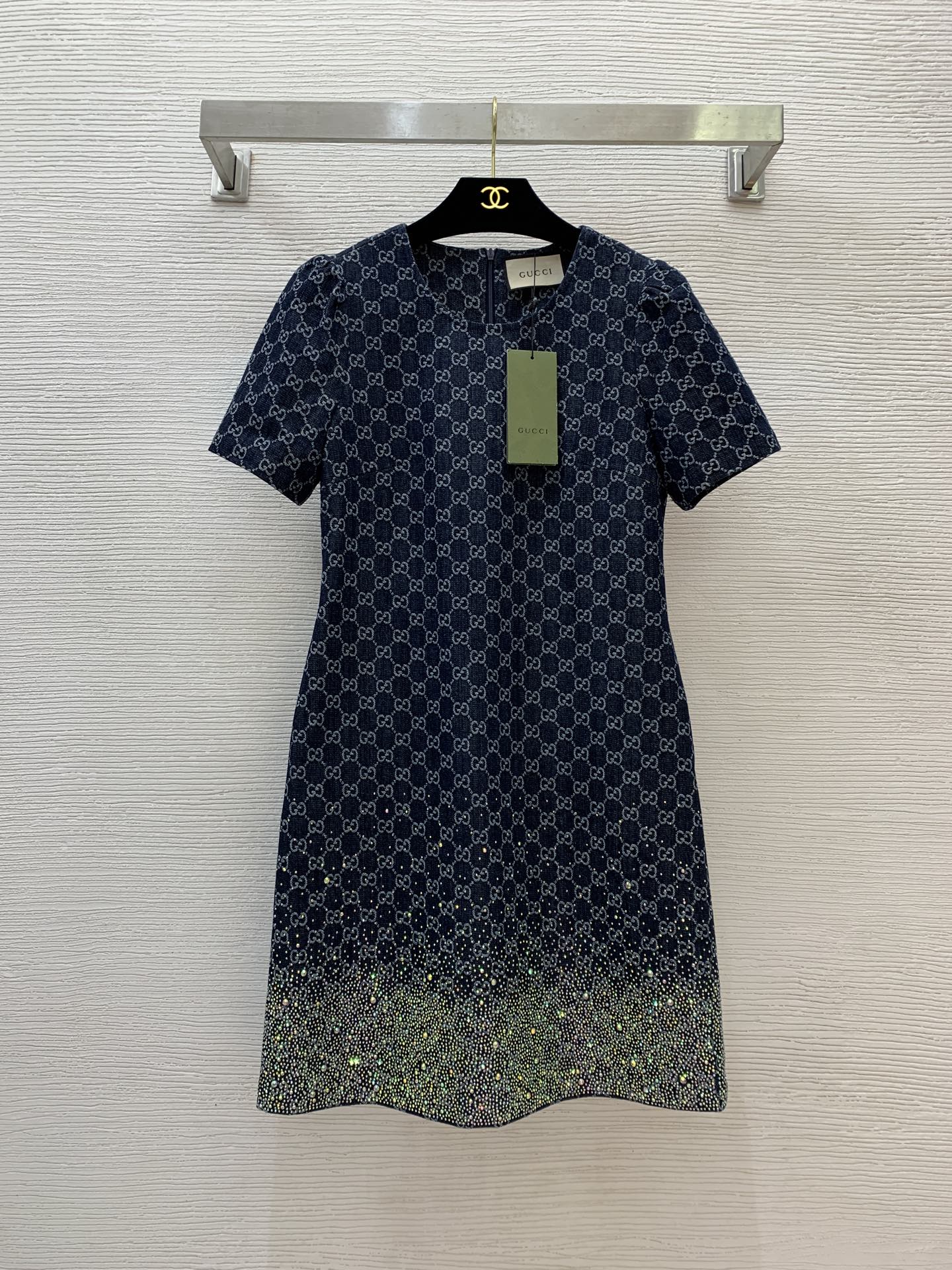 NO:435920,Model number G25062728 GUCC* new high-end custom heavy industry color diamond high-temperature iron diamond decoration with slim fit and slim A-line short-sleeved dress with socket pockets on both sides!  Blue, (Size S bust 84, sleeve length 23, skirt length 86) hair, gucci, skirt, T-shirt, alexander wang19860909款号G25062728 GUCC*新款高端定制重工彩钻高温烫钻装饰两侧插口袋修身显瘦A字短袖连衣裙！蓝色,（S码胸围84,袖长23,裙长86）发,,gucci,skirts,T-shirt,alexander wang,Women's clothing