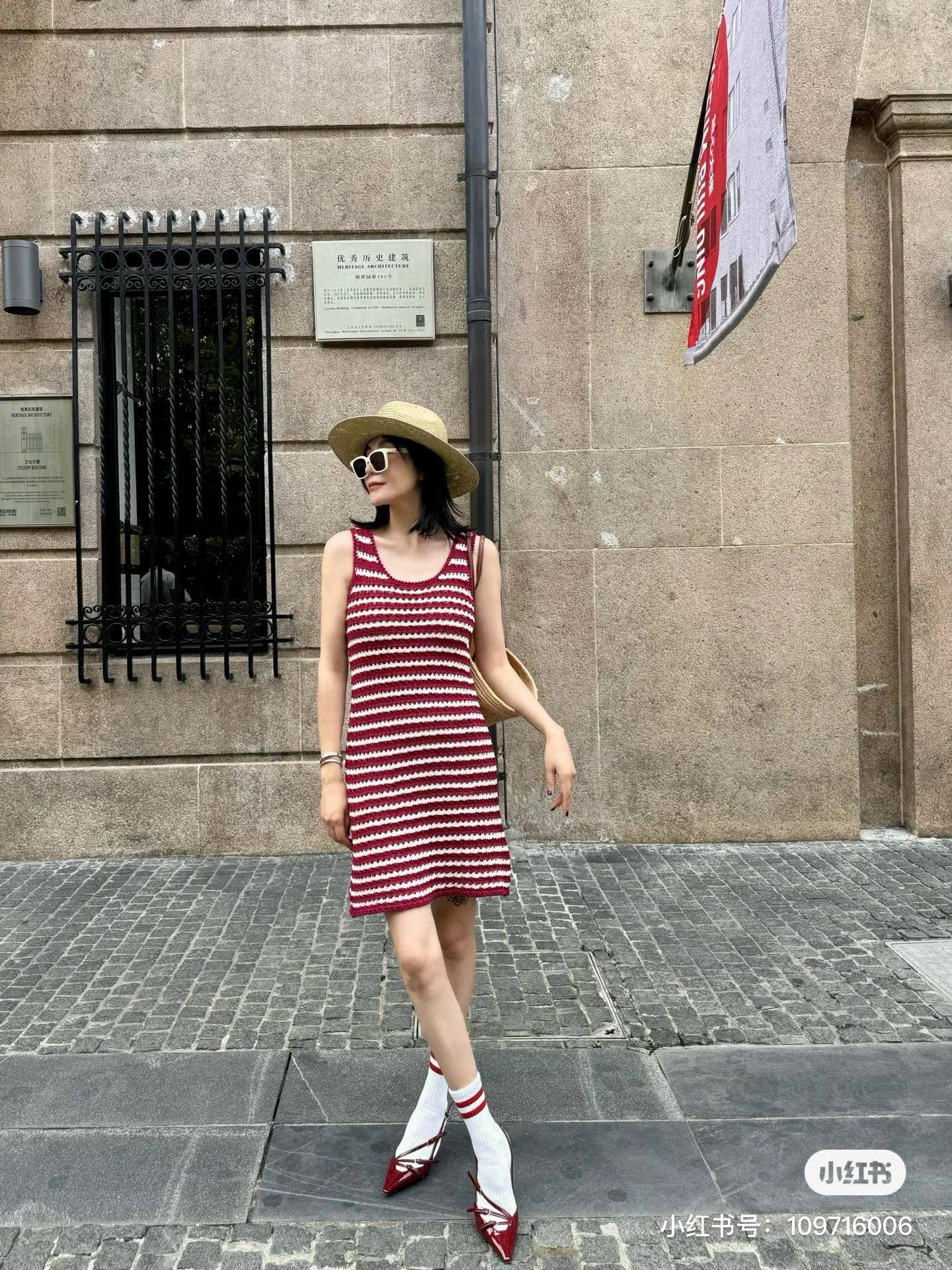 NO:435499,Model number G25062684 PRAD*A new P home high-end custom contrast striped sleeveless vest skirt knitted dress!  Navy blue, red, (M size bust 74 can be stretchy, skirt length 88) hair, prada, skirts, alexander wang19860909款号G25062684 PRAD*A新款P家高端定制撞色条纹无袖背心裙针织连衣裙！藏蓝色、红色、（M码胸围74可弹力,裙长88）发,,prada,skirts,alexander wang,Women's clothing