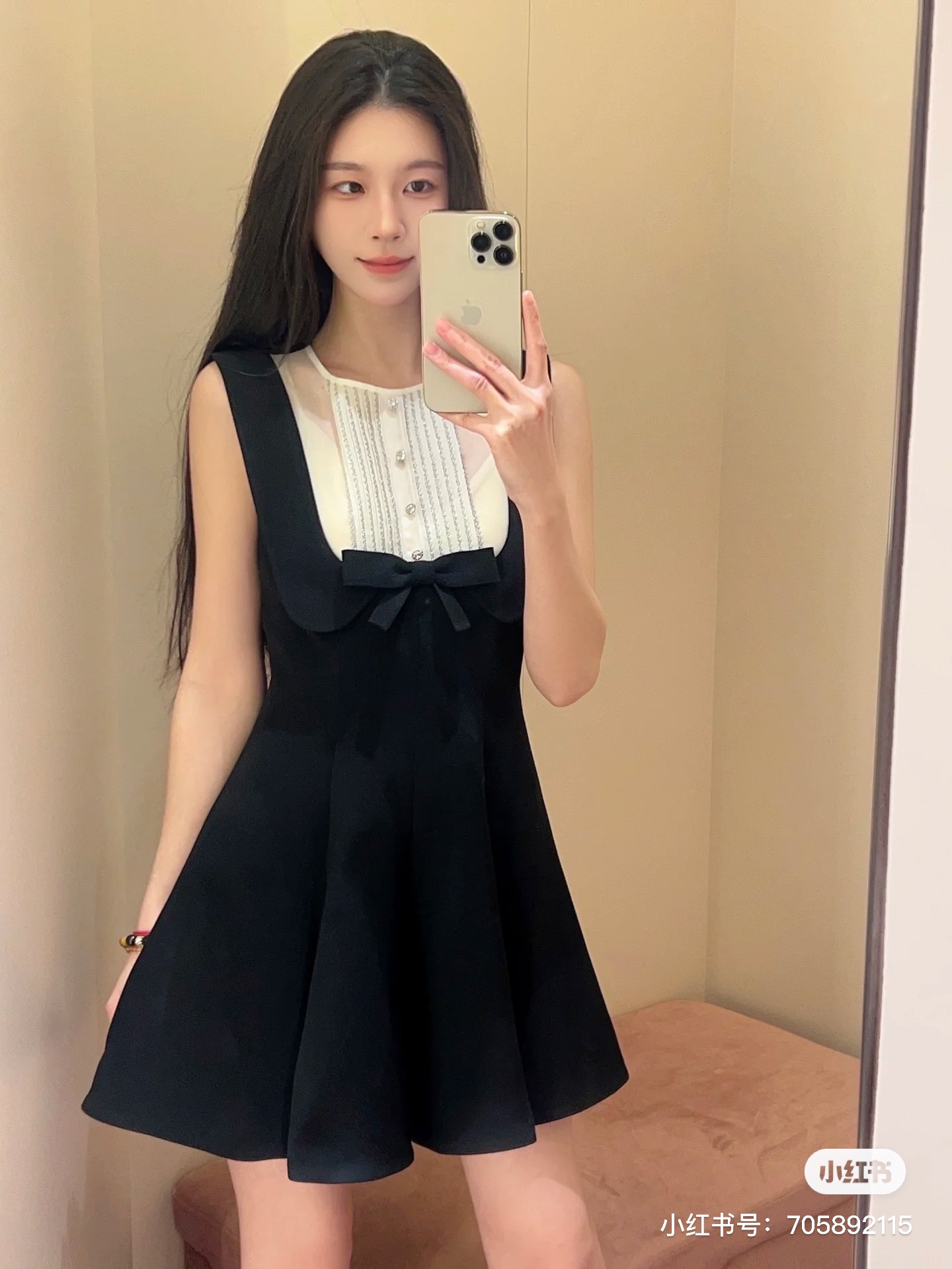 NO:437123,Model number G25070582 MiuMi* Miu Family New High-end Customization, Chaebol Qianjin Miss Banquet Dress, wavy silver lace splicing contrasting color perspective pleated bow decoration, slim-fitting slim pleated large skirt sleeveless vest dress!  Black, (Size S bust 84, waist 68, skirt length 85), Miumiu, skirt 85, skirt 8, alexander wang19860909款号G25070582 MiuMi*缪家新款高端定制 财阀千金大小姐宴会小礼服裙波浪闪银花边拼接撞色透视压褶蝴蝶结装饰、修身显瘦压褶大裙摆无袖背心连衣裙！黑色, （S码胸围84,腰围68,裙长85）,,miumiu,skirts,alexander wang,Women's clothing