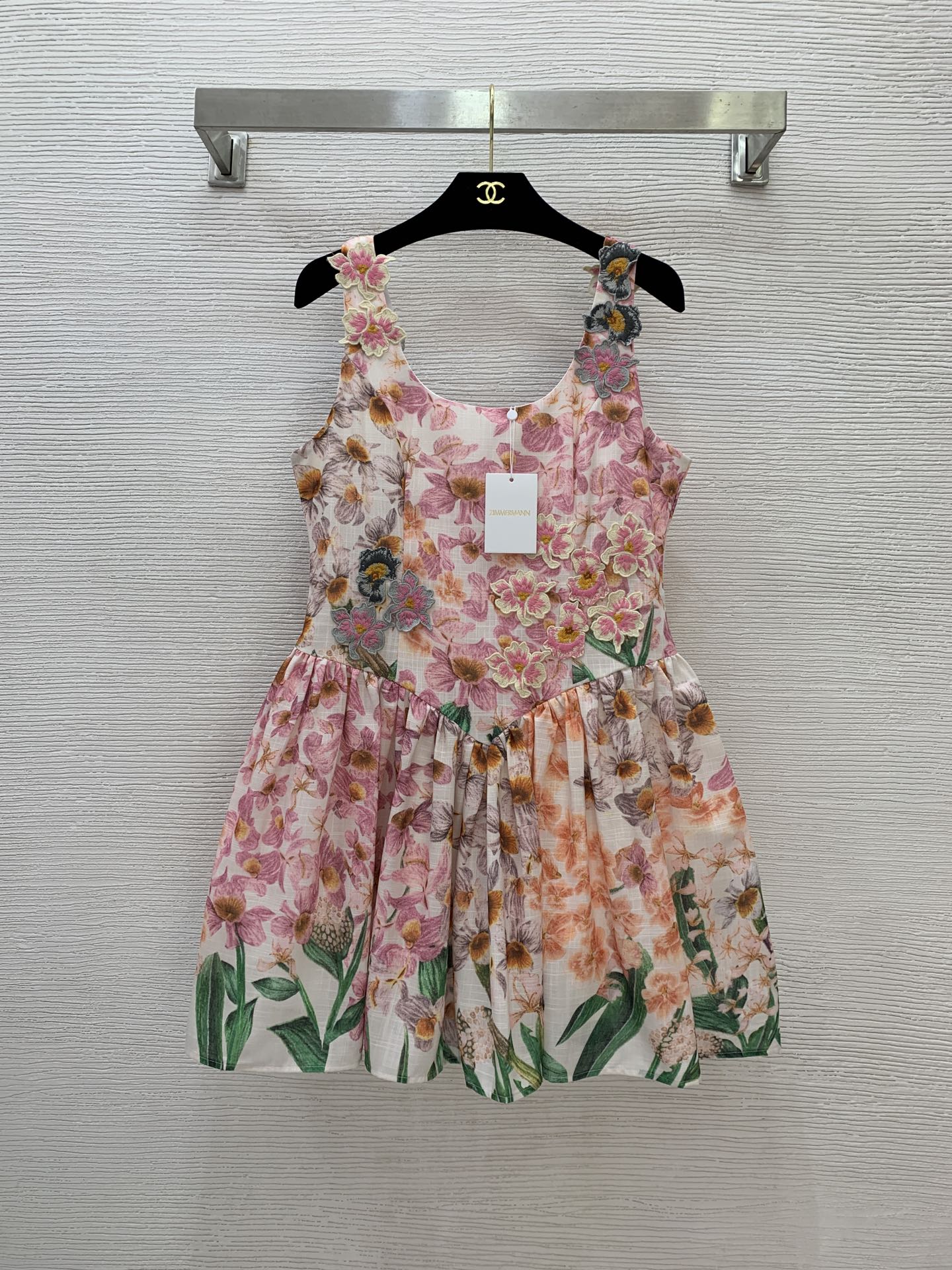 NO:439397,Model number D25070814 ZIMMERMA*N ZIMMERMA*N Australian brand customized fake style floral green leaf print three-dimensional embroidery decoration, slim and pleated large skirt sleeveless vest suspender dress!  (M size bust 88, waist 76, skirt length 83), skirts, alexander wang19860909款号D25070814 ZIMMERMA*N 兹默曼澳洲品牌定制度假风花卉绿叶印花立体绣花装饰、掐腰显瘦压褶蓬蓬大裙摆无袖背心式吊带连衣裙！ （M码胸围88,腰围76,裙长83）,,skirts,alexander wang,Women's clothing