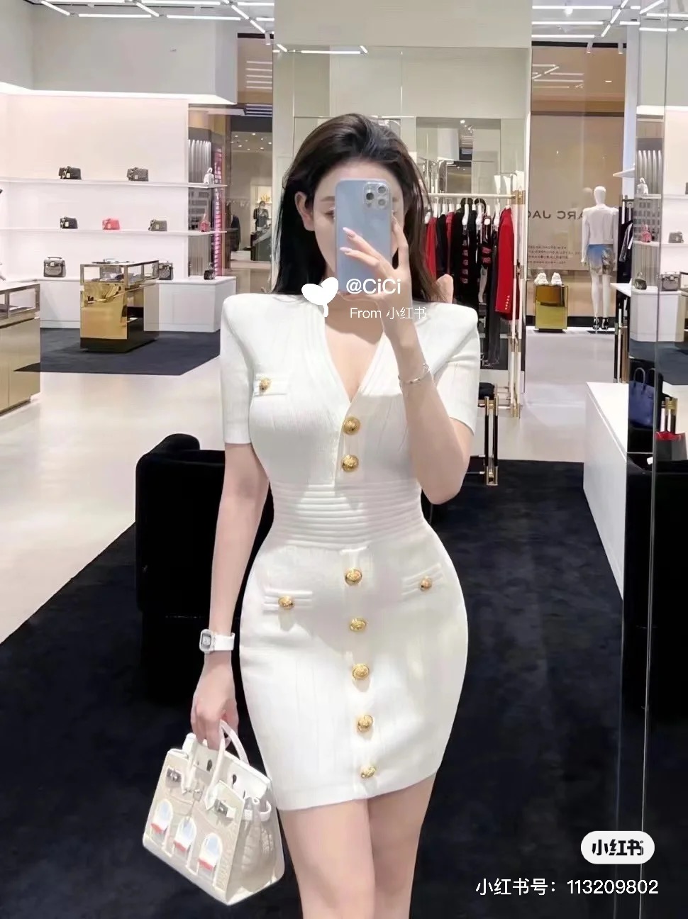 NO:442031,Model number G25071142 Balmai* new style, elegant and famous style, slim V-neck short-sleeved knitted dress (with thick shoulder pads) black, white, (M size shoulder width 38 with shoulder pads, bust 70~88, waist 60~70, sleeve length 22, skirt length 85).,,balmain, skirt, T-shirt,alexander wang19860909款号G25071142 Balmai*新款气质名媛风修身显瘦V领短袖针织连衣裙（带厚肩垫）黑色,白色, （M码肩宽38有垫肩, 胸围70～88,腰围60～70,袖长22,裙长85）.,,balmain,skirts,T-shirt,alexander wang,Women's clothing