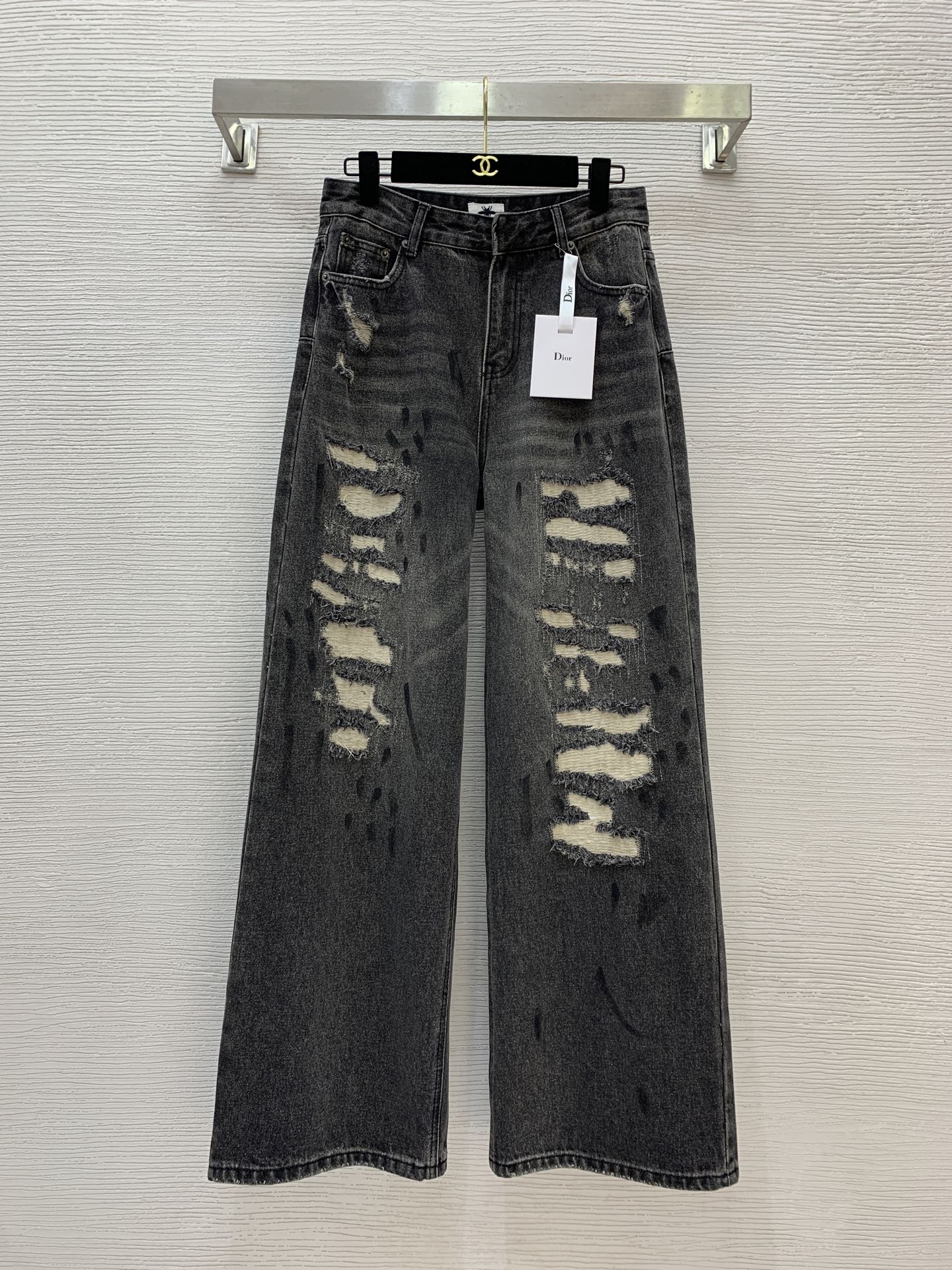 NO:452885,Model number G25071643 Dio* newest high-end custom washed cowboy cotton fabric, hand-woven ripped holes, unique fashionable graffiti print loose and fashionable wide-leg jeans!  Gray, (M size waist 70 without elasticity, trousers length 106), dior, jeans, alexander wang19860909款号G25071643 Dio*新款 高端定制洗水牛仔棉面料、手工磨破洞个性时髦涂鸦印花宽松时尚阔腿牛仔裤！灰色,（M码腰围70无弹力,裤长106）,,dior,jeans,alexander wang,Women's clothing