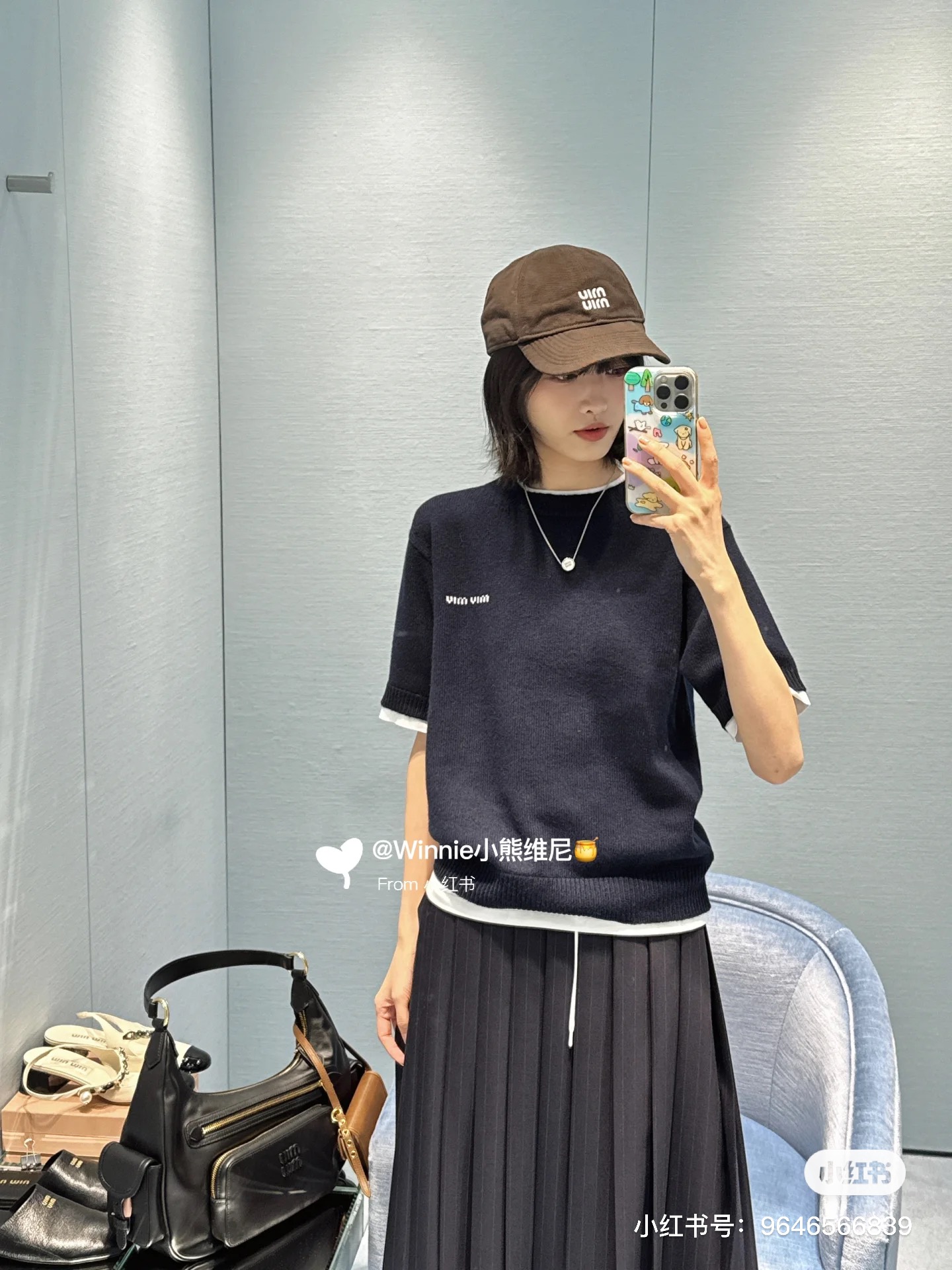 NO:448494,Model number G25071734 MiuMi* new model high-end customized wool fabric, chest letter logo contrast color splicing fake two-piece design loose and fashionable short-sleeved sweater top!  Black, gray, 36/38/40 (38 size shoulder width 45, bust 92, sleeve length 22, clothing length 58) hair, miumiu, T-shirt, alexander wang19860909款号G25071734 MiuMi*缪家新款 高端定制绵羊毛面料、胸前字母logo撞色拼接假两件设计宽松时尚短袖针织衫上衣！黑色、灰色、36/38/40（38码肩宽45,胸围92,袖长22,衣长58）发,,miumiu,T-shirt,alexander wang,Women's clothing