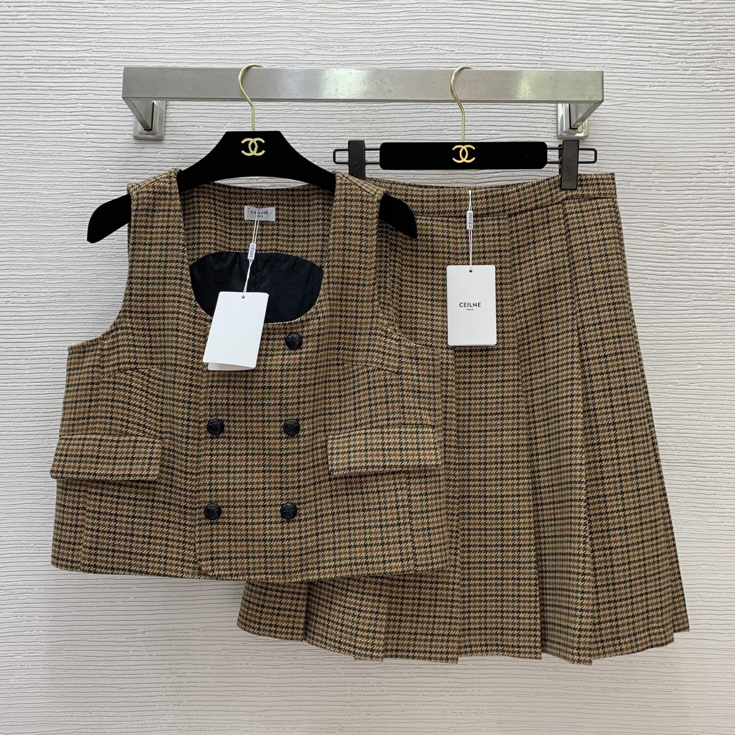 NO:452188,Model number D25072258 Celin*e autumn and winter new style, Liu Shishi/Li Gengxi star style, full barrage letter logo jacquard lining, houndstooth pleated fashionable and versatile mid-length high-waist skirt!  (M size waist 74, skirt length 57) half, celine, skirt ts, alexander wang19860909款号D25072258 Celin*e秋冬新款 刘诗诗/李庚希明星同款、满幅弹幕字母logo提花内衬、千鸟格压褶时髦百搭中长款高腰半身裙！（M码腰围74,裙长57）半,,celine,skirts,alexander wang,Women's clothing