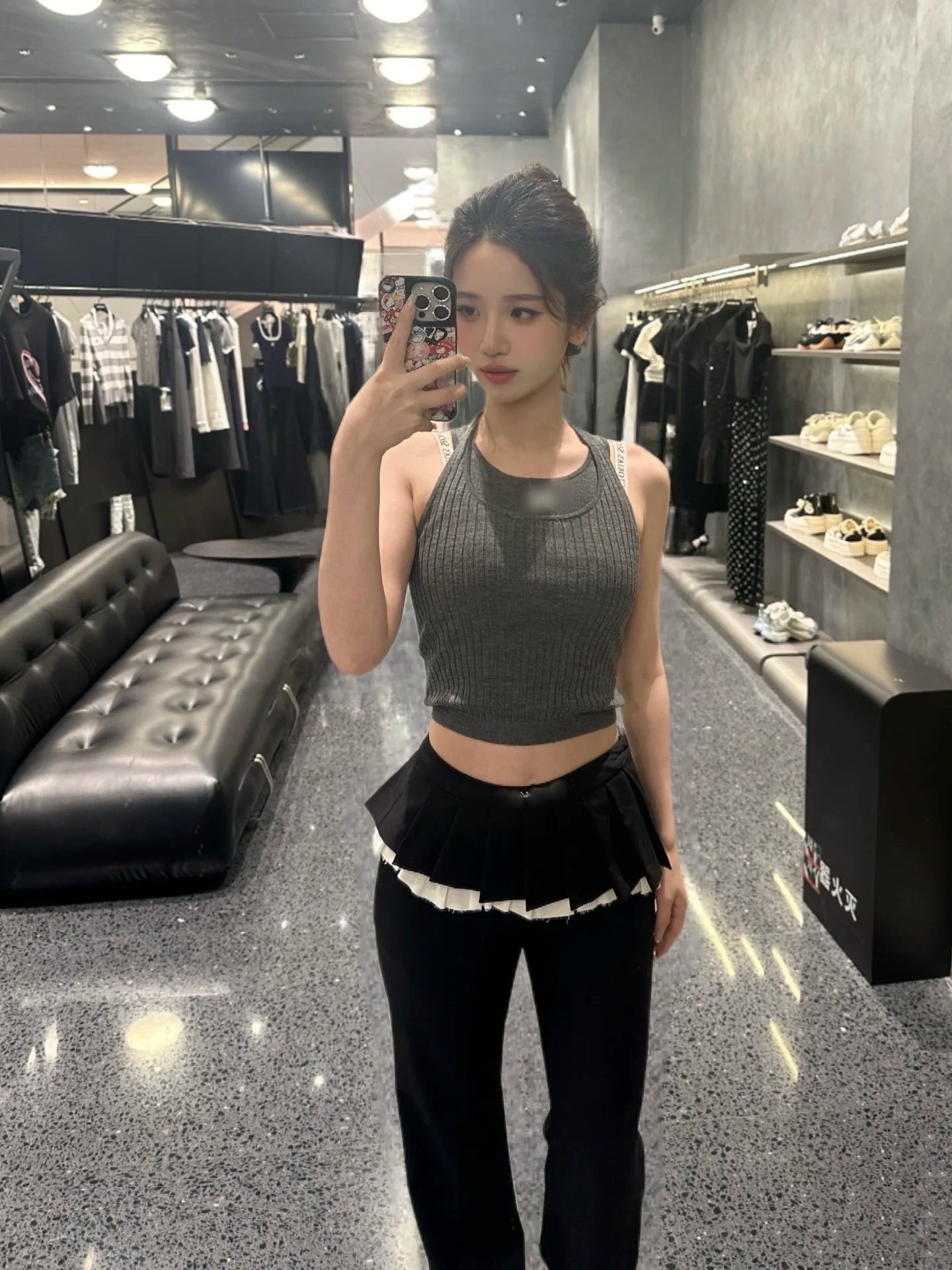 NO:451728,Model number D25072165 MiuMi* Miujia new style contrasting color splicing pressed pleated fake two-piece design letter logo logo slim fit slim flared trousers fashionable age-reducing casual trousers!  Black, (M size waist 72, hip 94, pants length 103) hair, miumiu, alexander wang19860909款号D25072165 MiuMi*缪家新款 撞色拼接压褶假两件设计字母logo标志修身显瘦喇叭西裤时尚减龄休闲长裤！黑色,（M码腰围72,臀围94,裤长103）发,,miumiu,alexander wang,Women's clothing