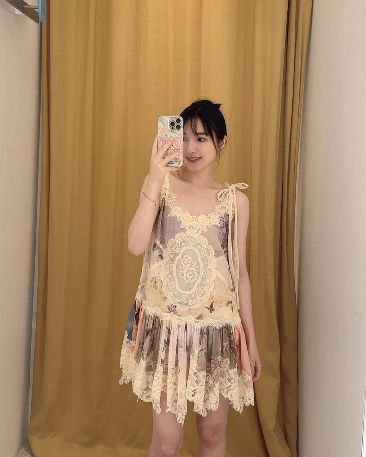 NO:452871,Model number G25072338 ZIMMERMA*N Australia brand High-end custom lace water-soluble flower contrasting color splicing loose versatile bow strap suspender dress solid color inner strap base skirt two-piece set!  1.2.3.4/SMLXL (3 size bust 90, skirt length 84, inner bust 88 high elasticity, length 69 without shoulder straps) hair, skirts, alexander wang19860909款号G25072338 ZIMMERMA*N兹默曼澳洲品牌 高端定制蕾丝水溶花撞色拼接宽松百搭蝴蝶结绑带吊带连衣裙纯色内搭吊带打底裙两件套！1.2.3.4/SMLXL（3码胸围90,裙长84,内搭胸围88高弹力,长度69不含肩带）发,,skirts,alexander wang,Women's clothing